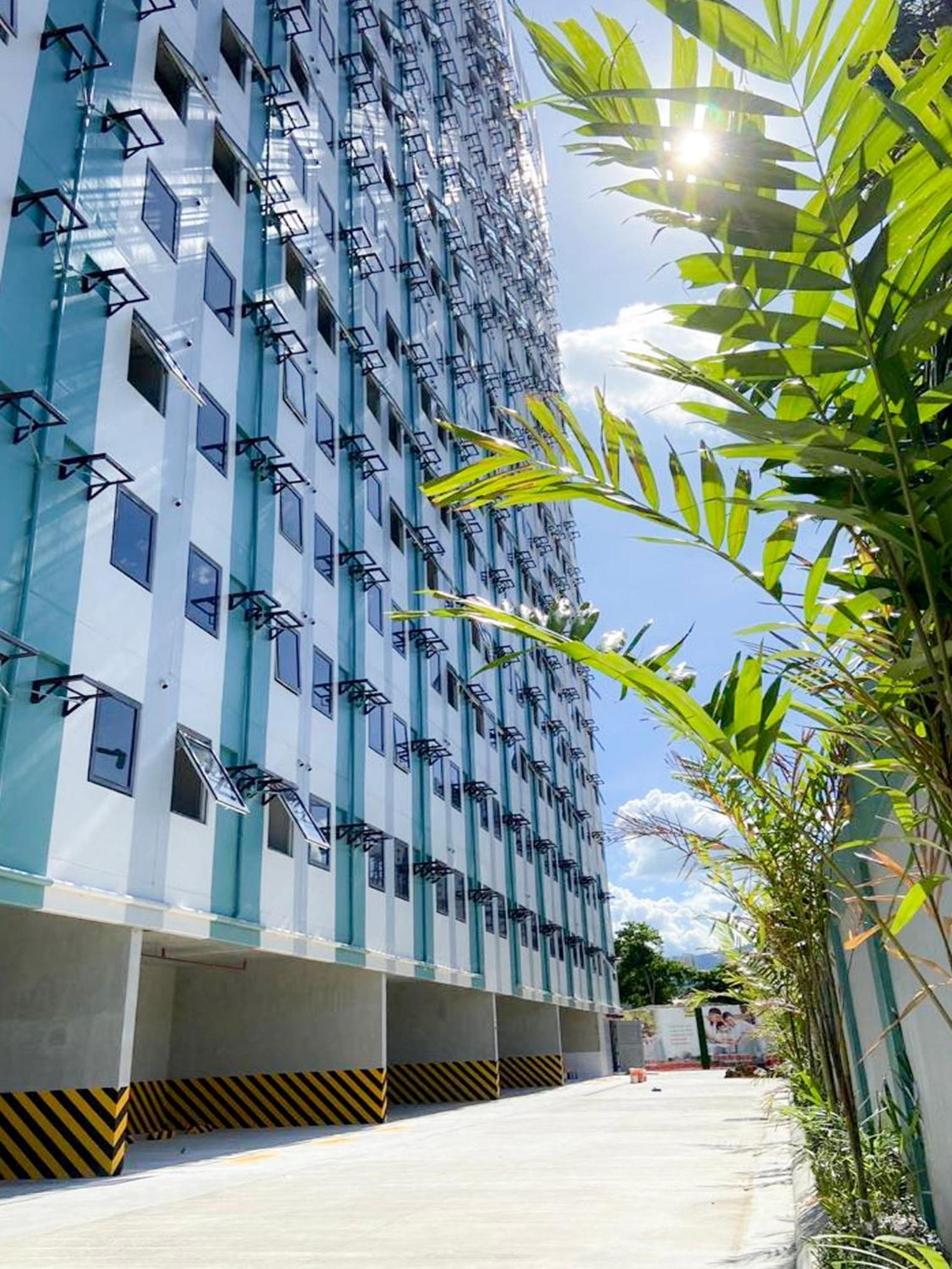 Condo Unit in Banilad Mandaue Cebu - 1 to 3 pax booking granted a 1 bedroom unit of your choice and a minimum of 4 guests for a 2 bedroom unit view 2