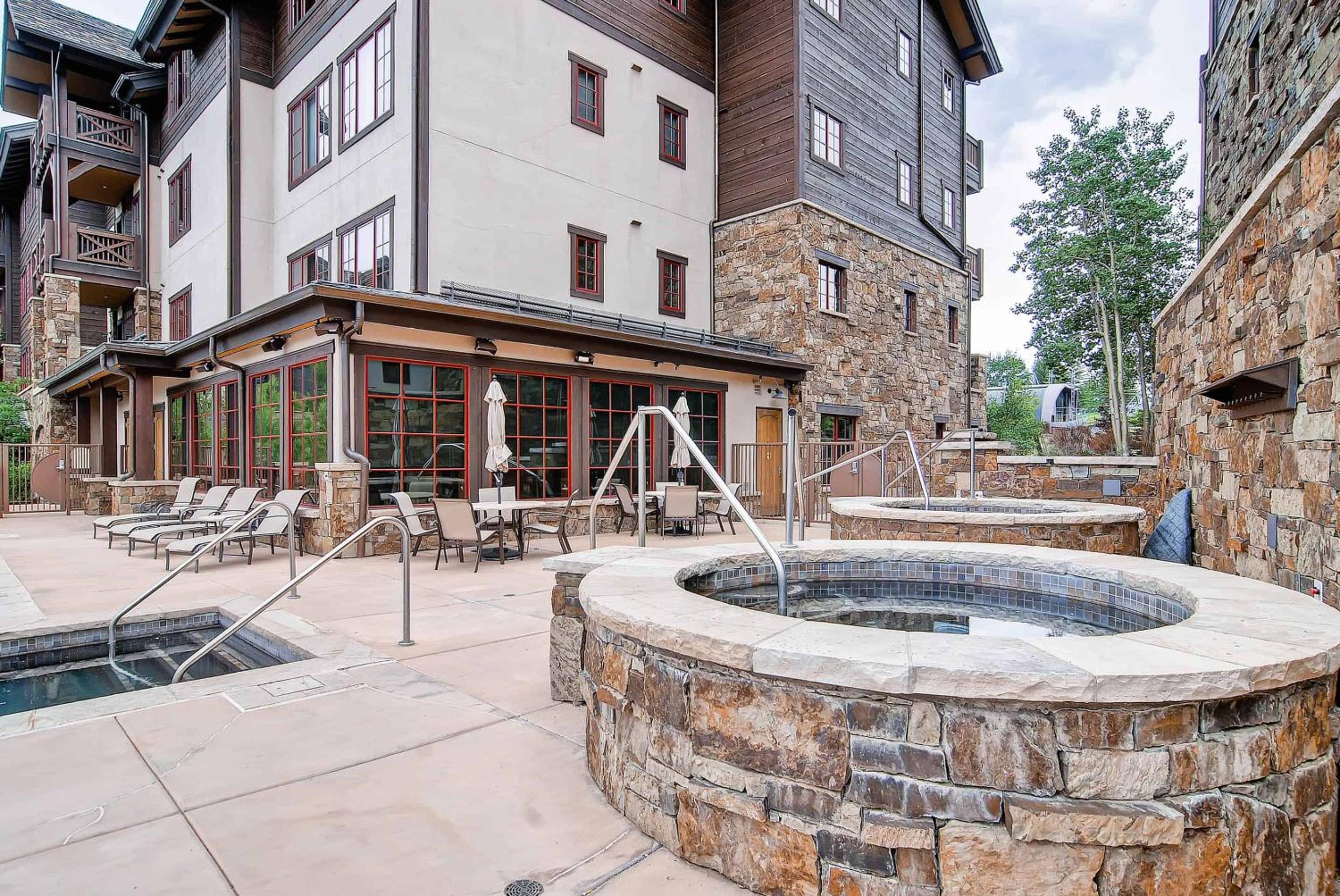 Beaver Creek Landing A201 by East West Hospitality view 3