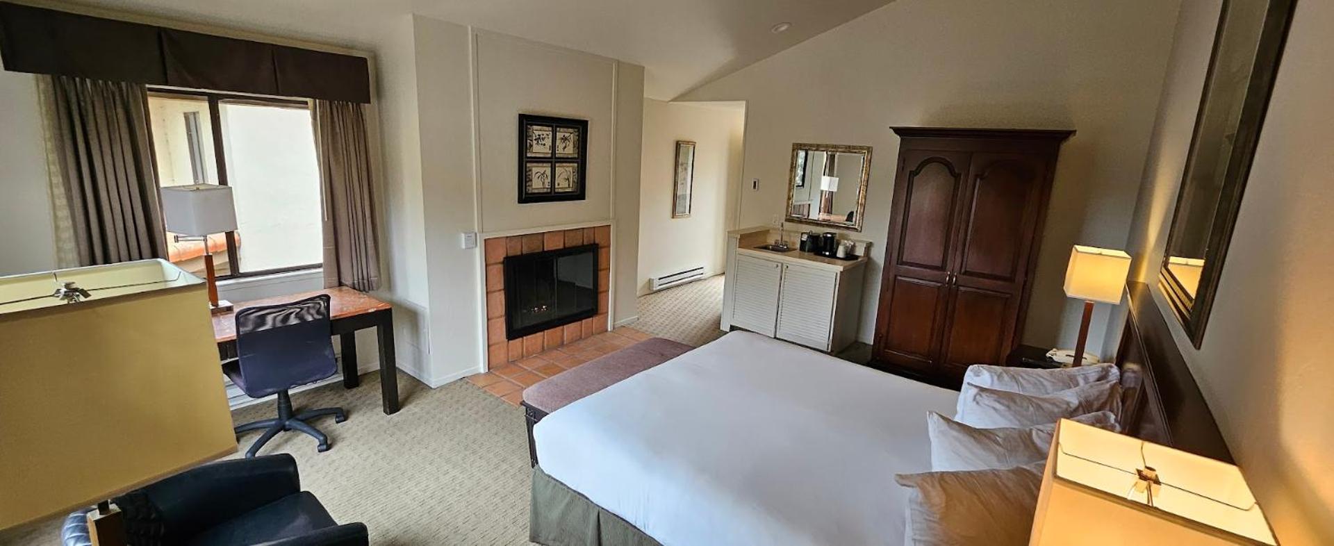 Monterey Vacations - Adobe Inn - Property Image 5