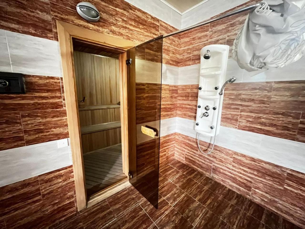5 bedroom Villa for up to 10 people