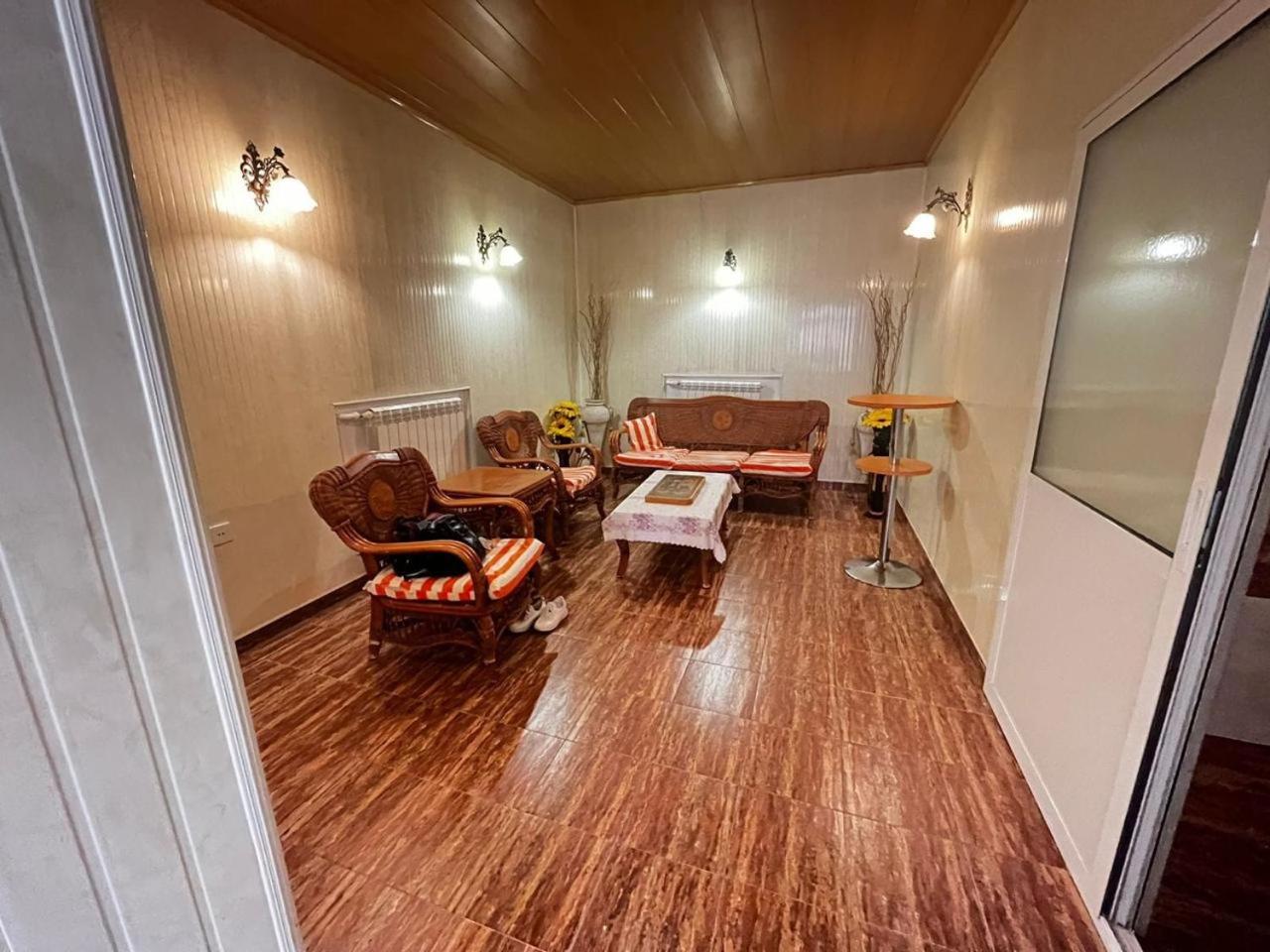 5 bedroom Villa for up to 10 people