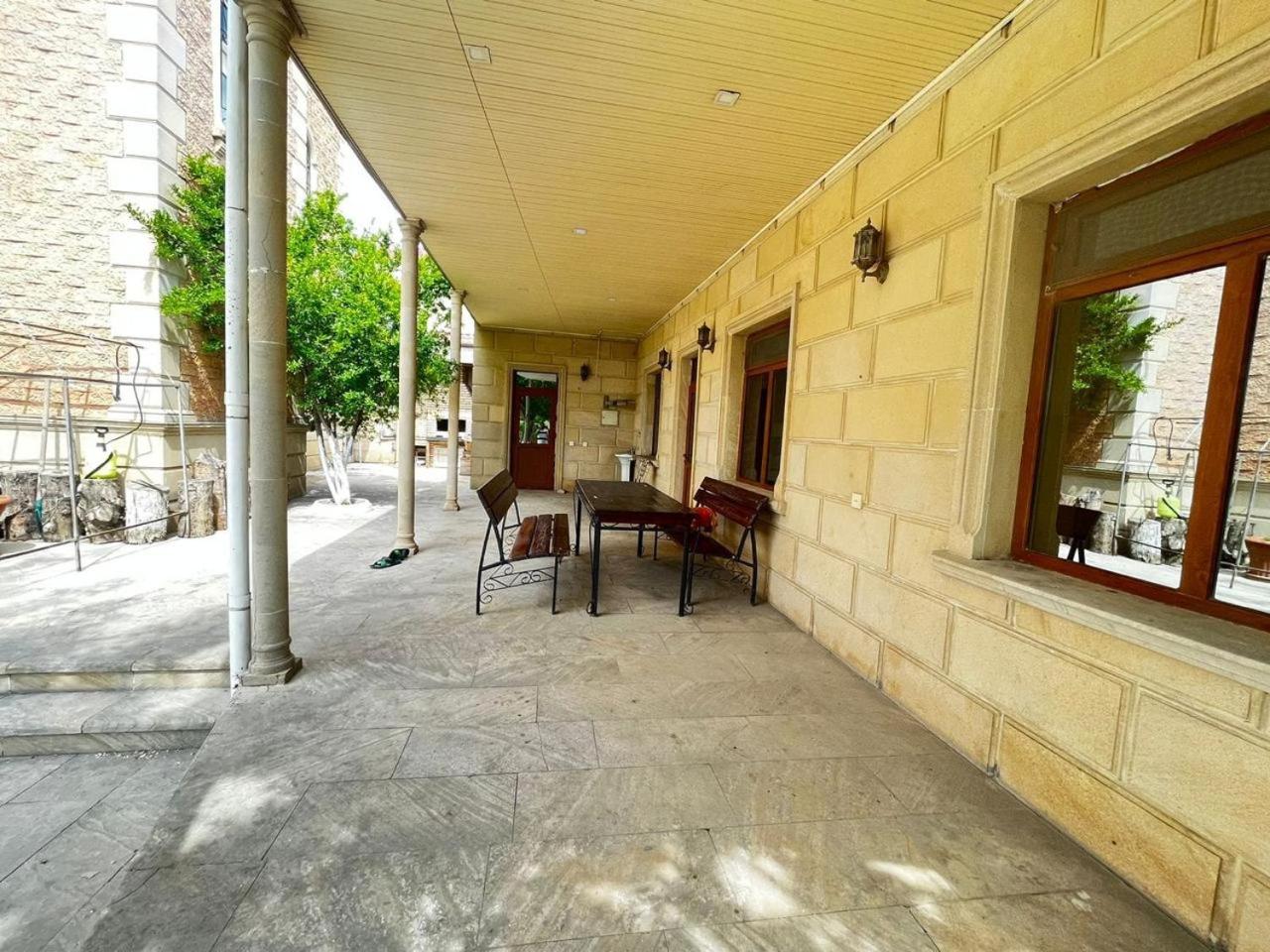 5 bedroom Villa for up to 10 people