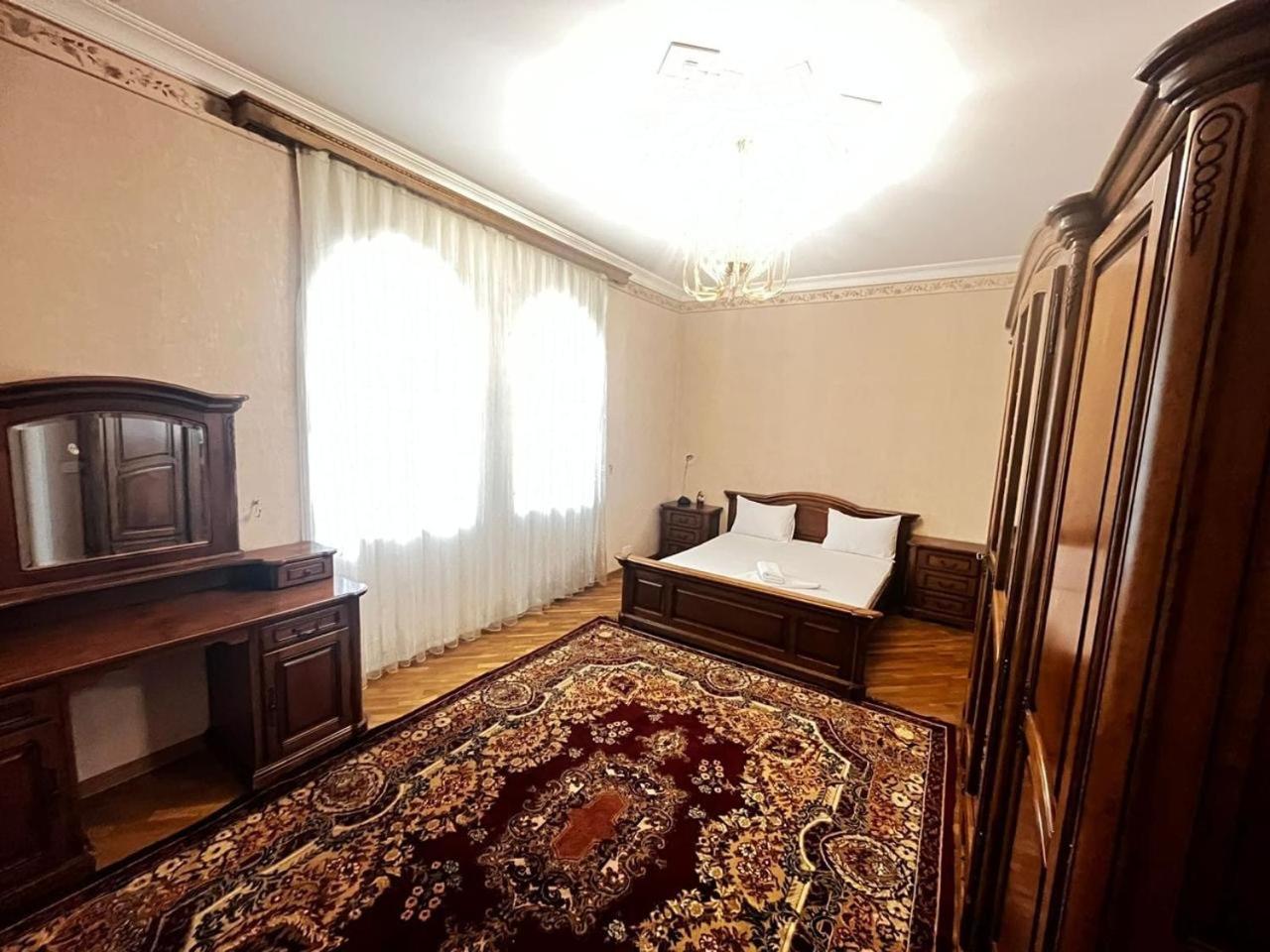 5 bedroom Villa for up to 10 people
