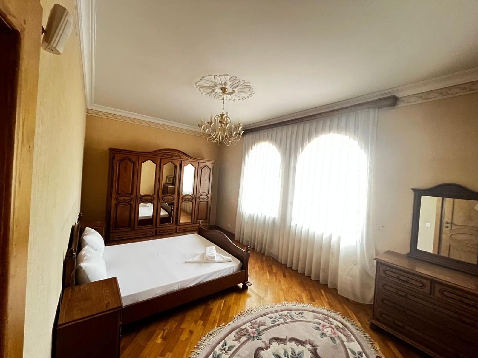 5 bedroom Villa for up to 10 people