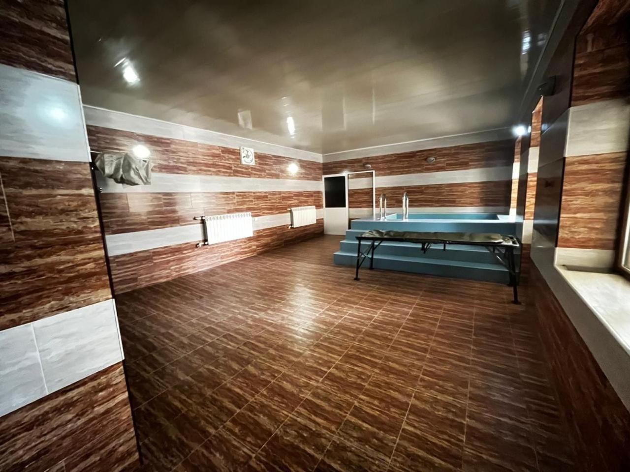 5 bedroom Villa for up to 10 people