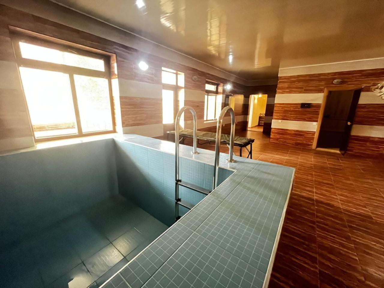 5 bedroom Villa for up to 10 people