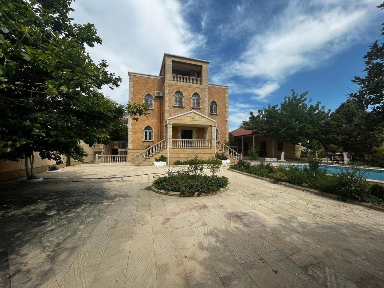 5 bedroom Villa for up to 10 people