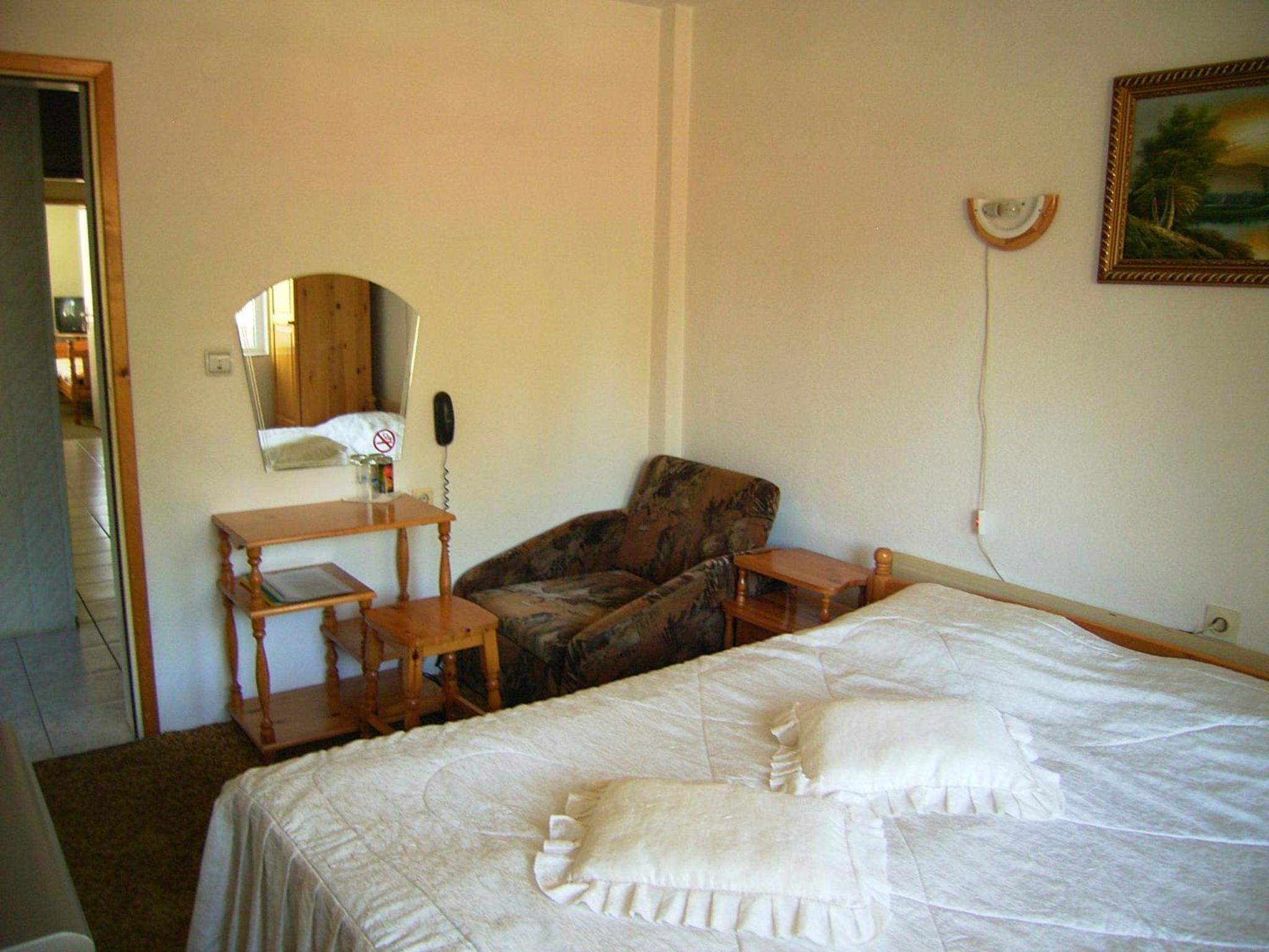 Photo 12