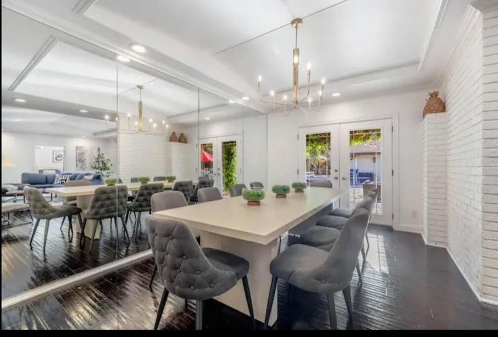 Stunning Beverly Hills Retreat 12-Bed Oasis with Heated Pool, Hot Tub