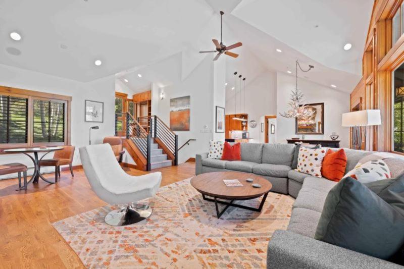 Buckhorn Townhome 31 by East West Hospitality view 3