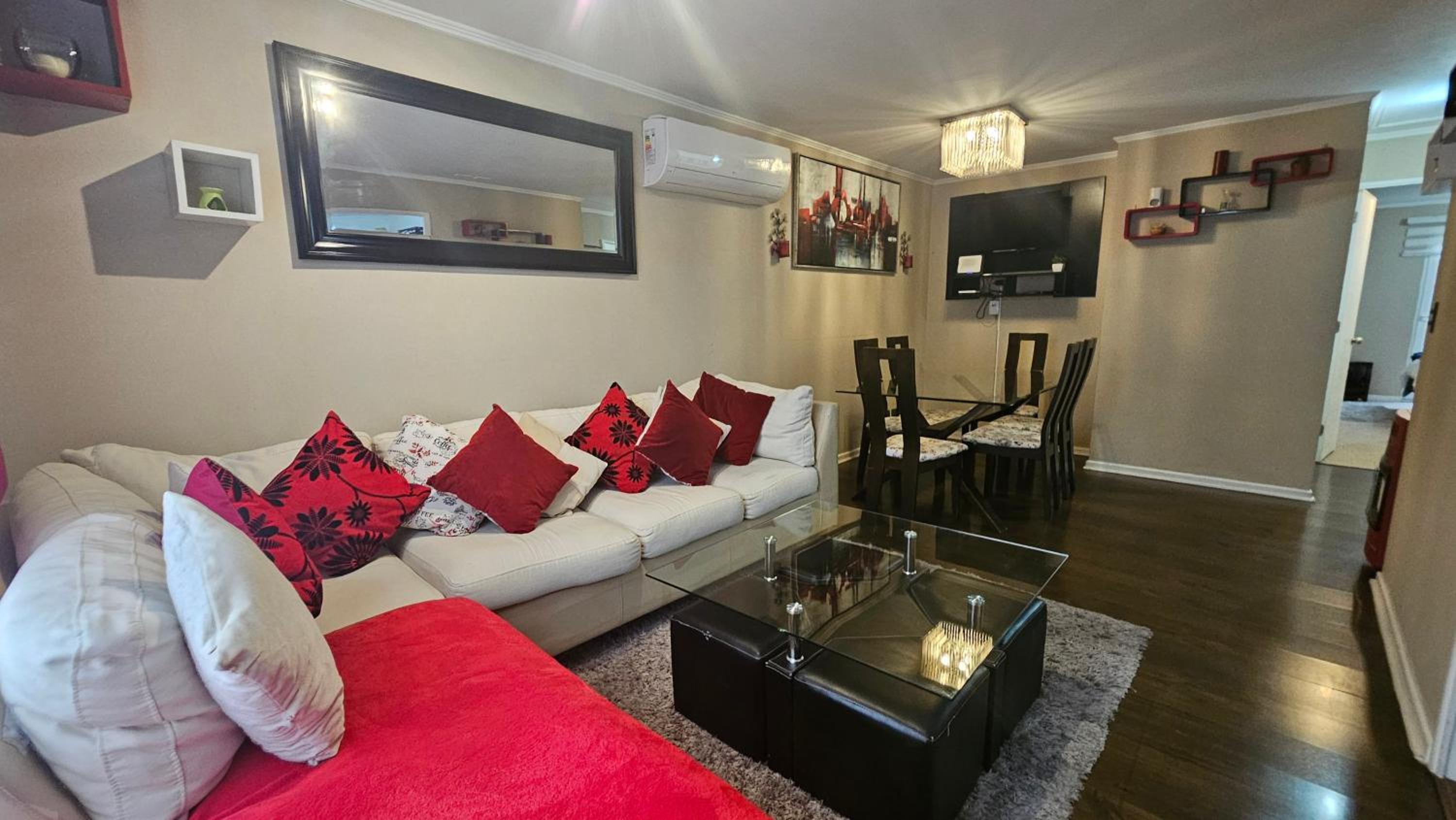 Oceana Suites en Los Maticos - estacionamiento en sector residencial