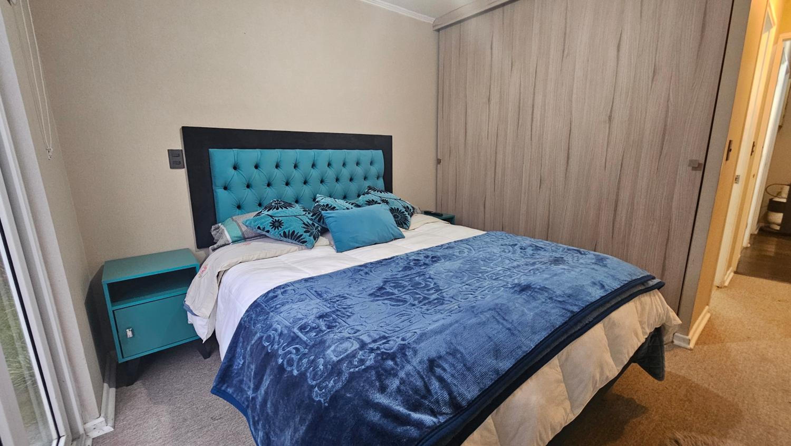 Oceana Suites en Los Maticos - estacionamiento en sector residencial