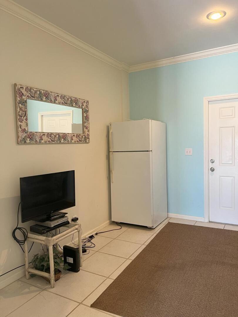 See Escape-Beachfront- East End SGI