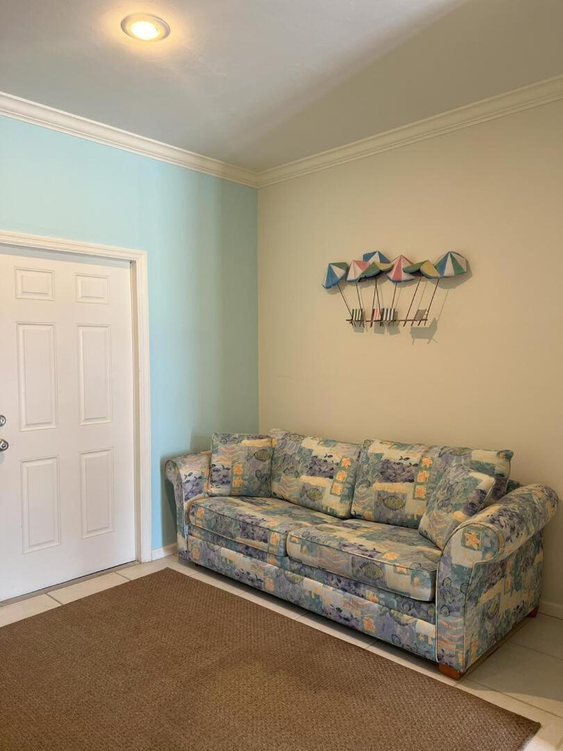 See Escape-Beachfront- East End SGI
