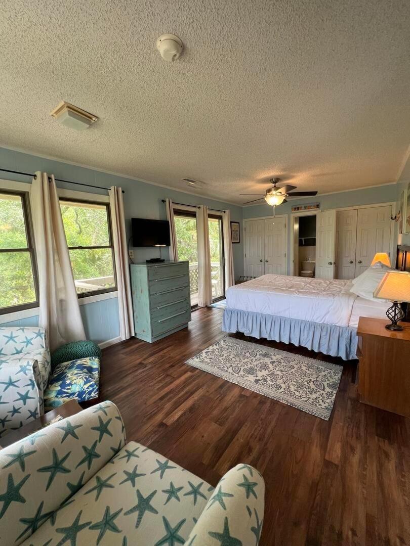 Our Anchor-Beach access, 3 BR, pet friendly