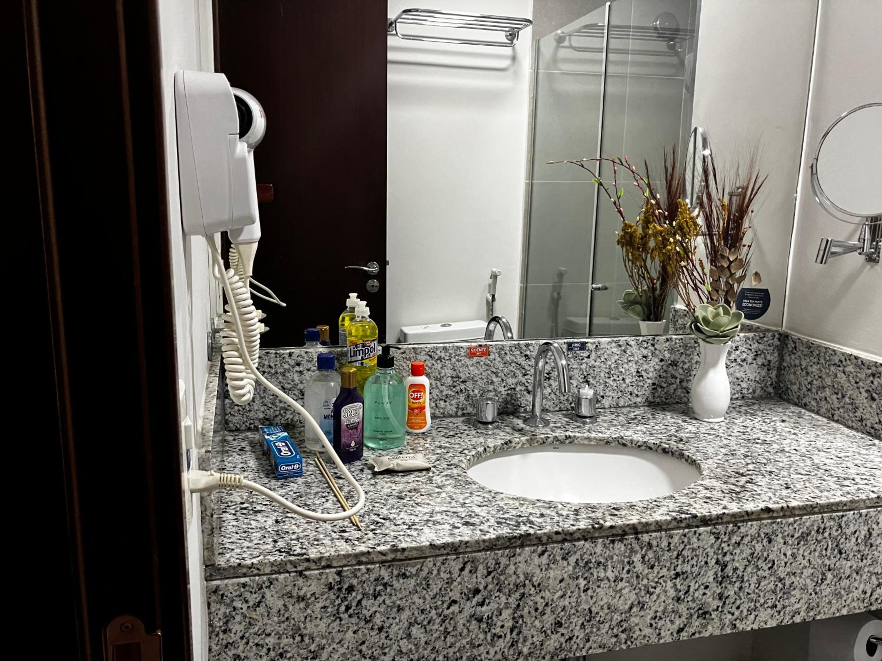 Suíte Reversível-Casal ou Solteiro-Via Premiere-Riocentro-Barra da Tijuca