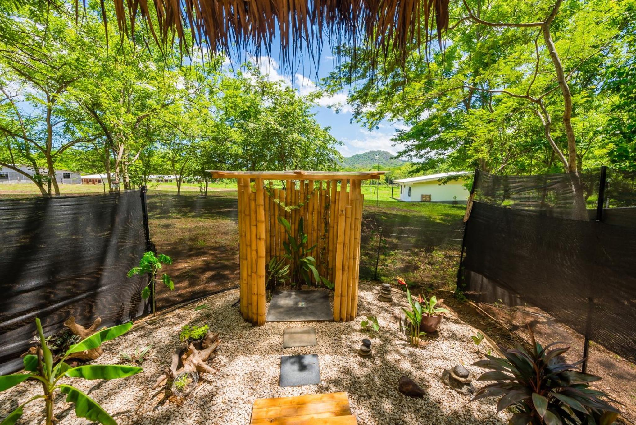 Cabinas de Lou Eco Lodge TAMARINDO