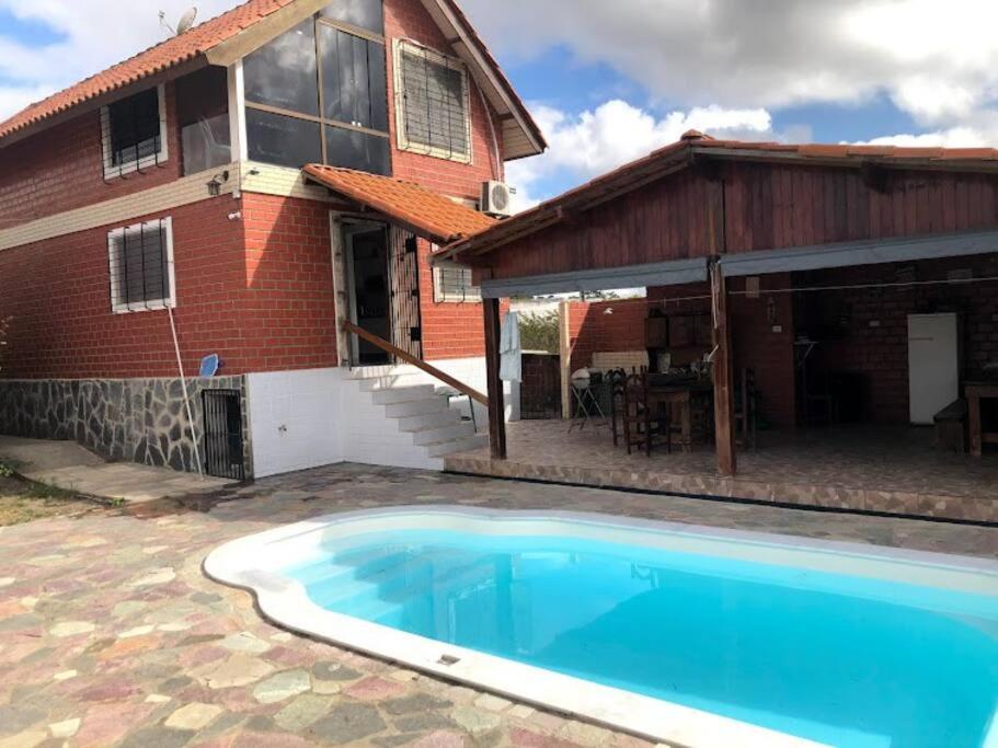 Casa com piscina privativa
