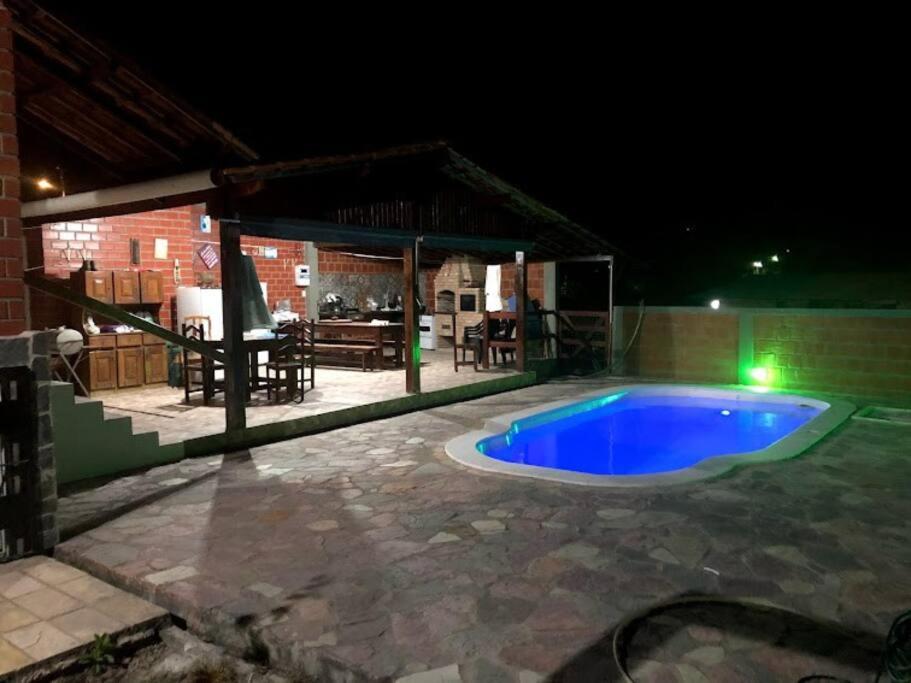 Casa com piscina privativa