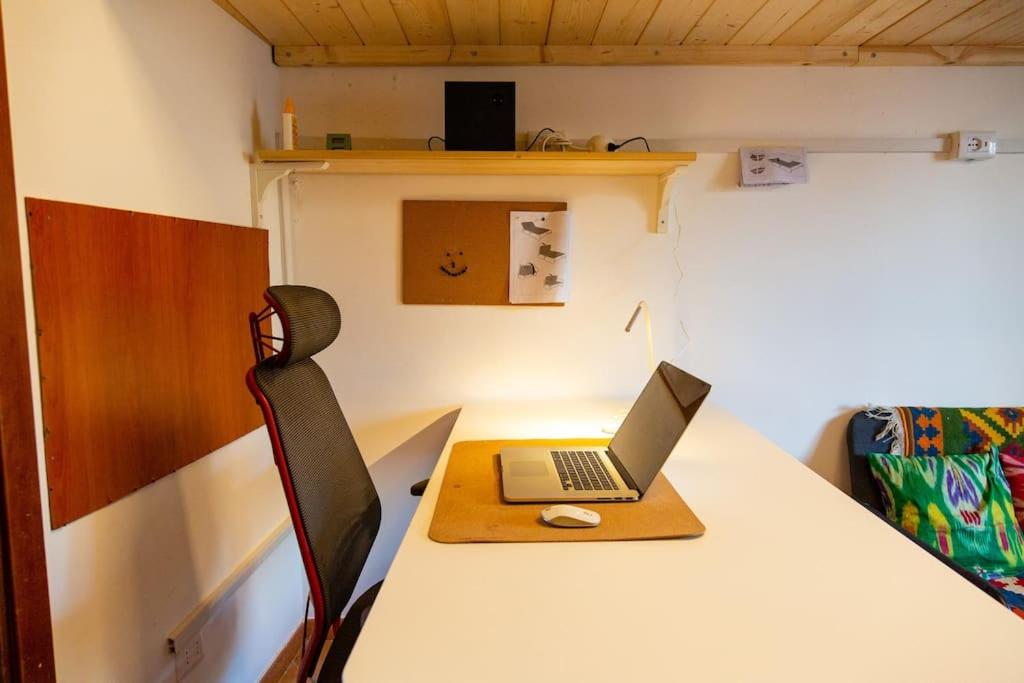 Top Floor Studio, Central & Quiet