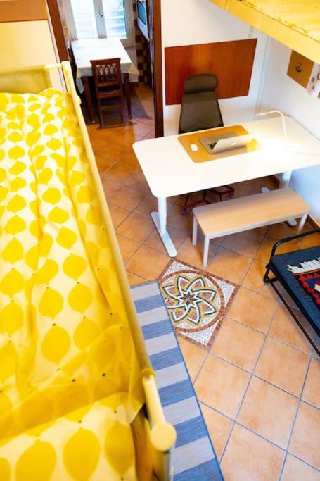 Top Floor Studio, Central & Quiet