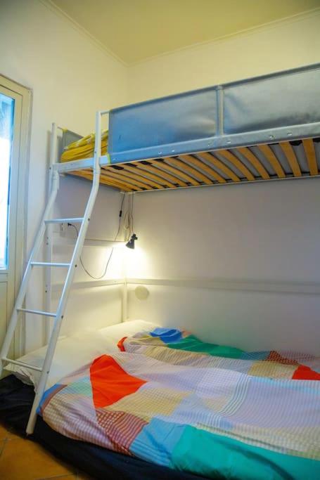 Top Floor Studio, Central & Quiet