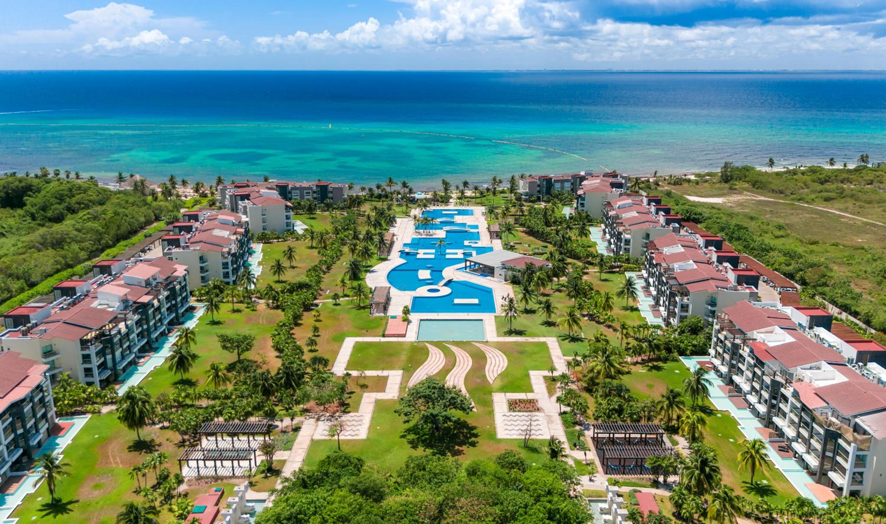 Mareazul 202S Oceanfront 2BR with Plunge Pool