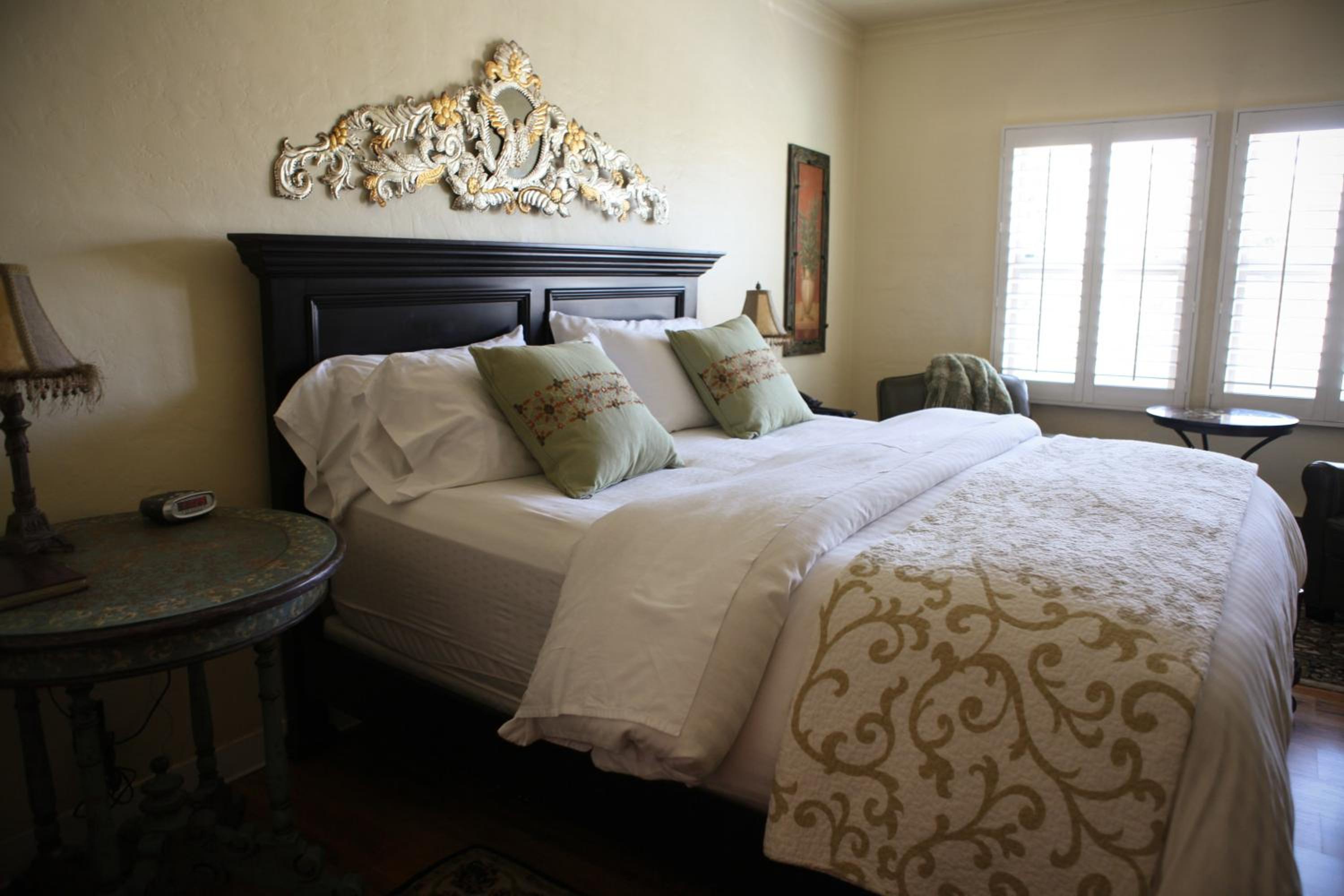 Half Moon Bay Vacations - Half Moon Bay Inn - Main Street Downtown - Property Image 19