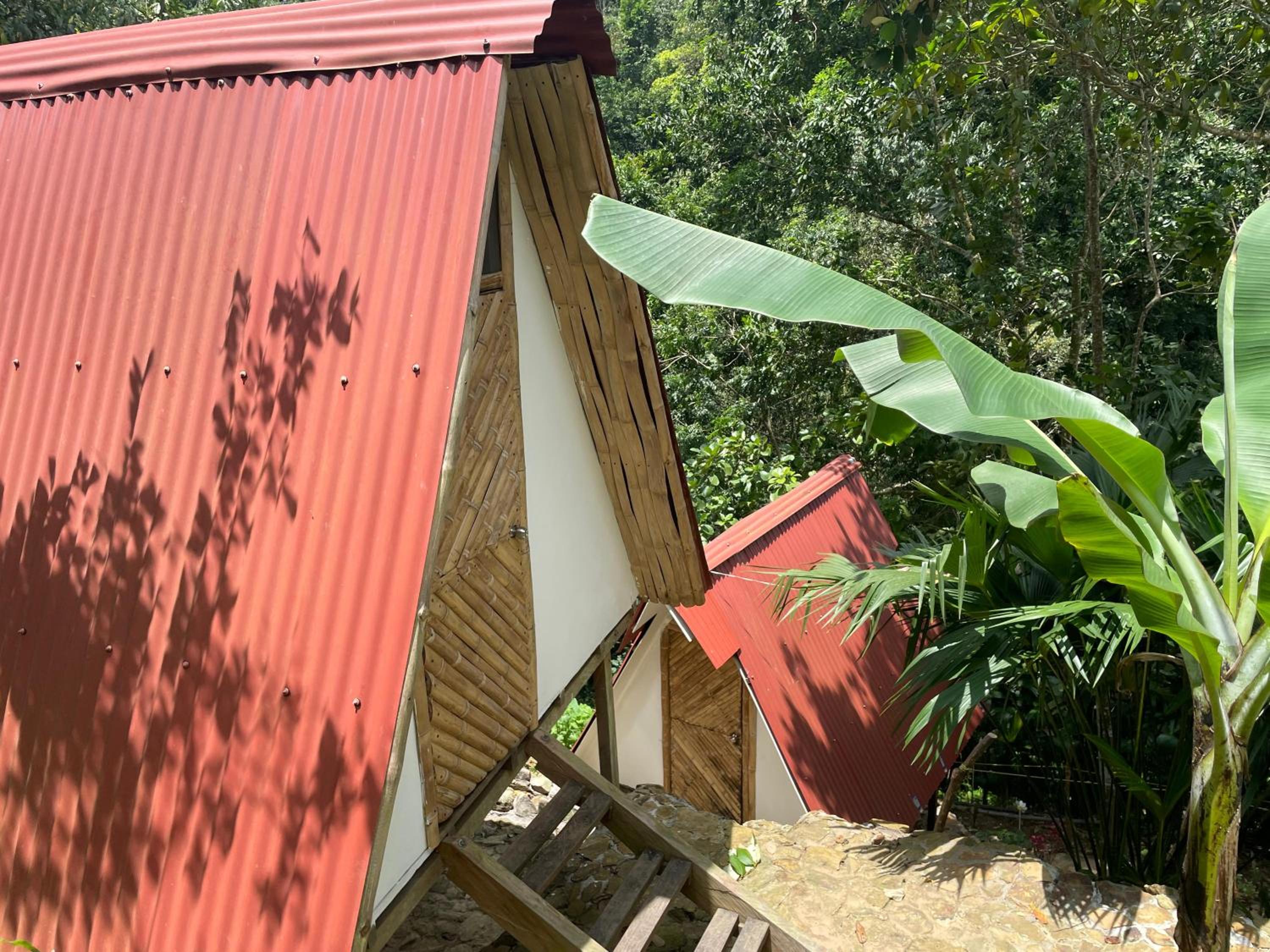 Cascada escondida glamping