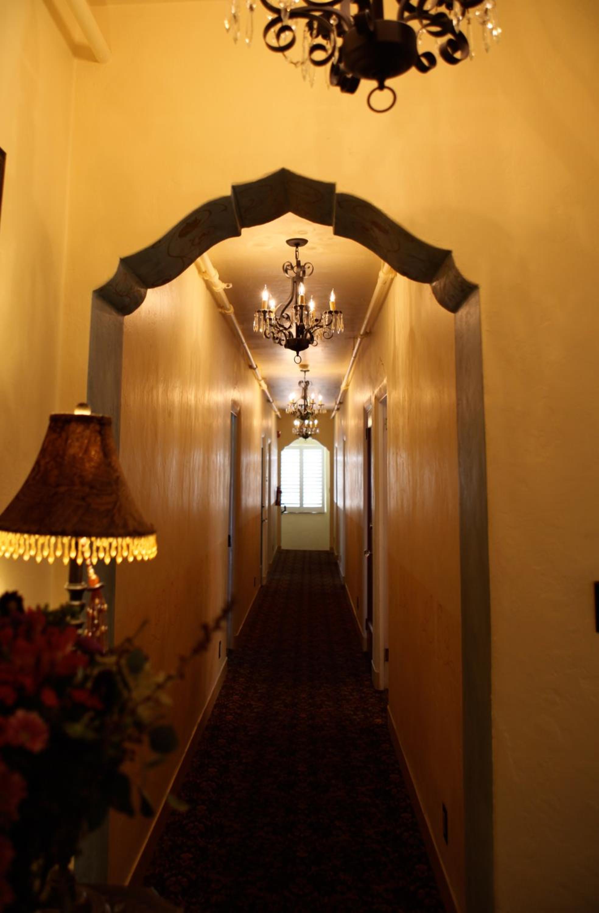 Half Moon Bay Vacations - Half Moon Bay Inn - Main Street Downtown - Property Image 8