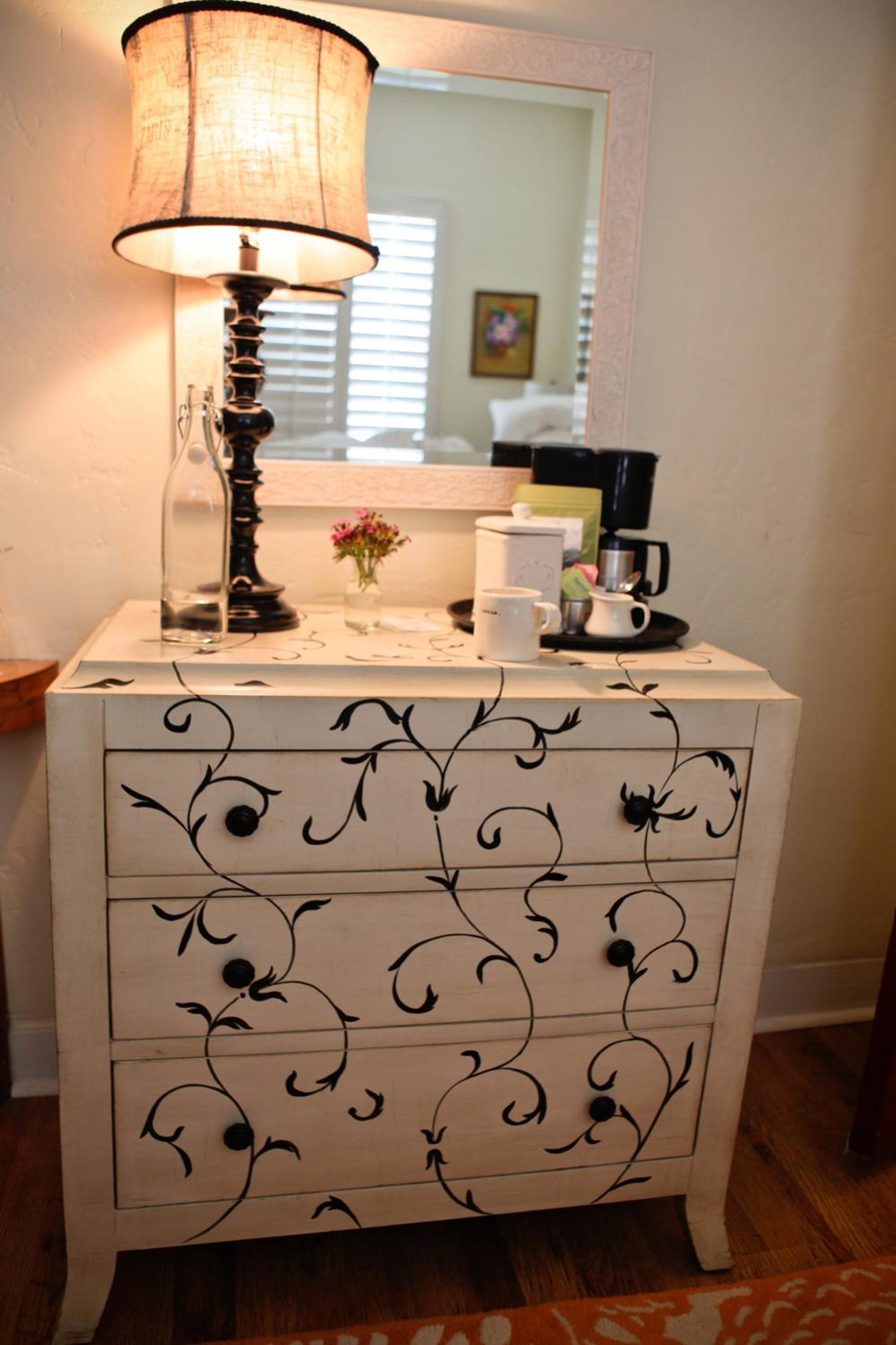 Half Moon Bay Vacations - Half Moon Bay Inn - Main Street Downtown - Property Image 3