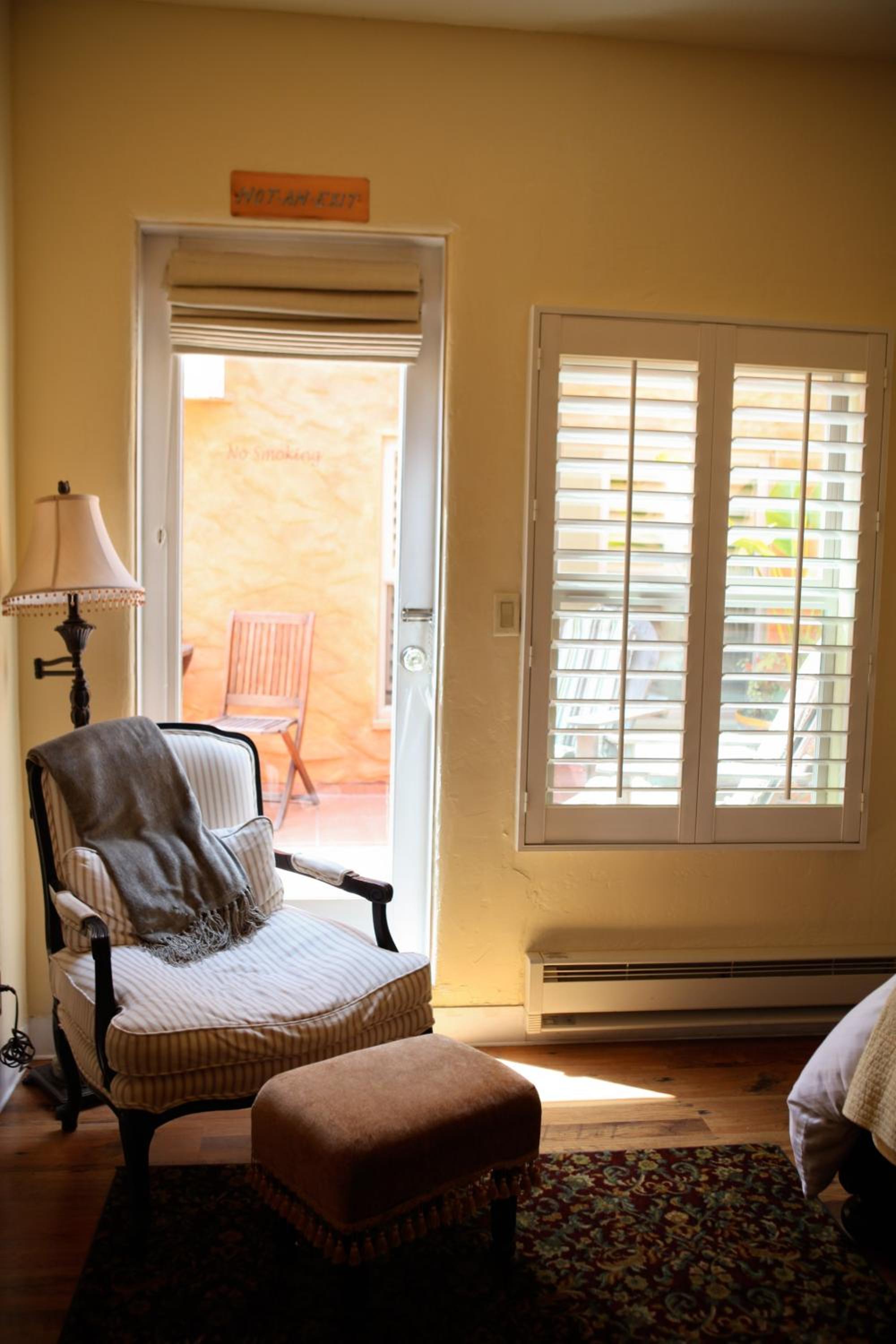 Half Moon Bay Vacations - Half Moon Bay Inn - Main Street Downtown - Property Image 18