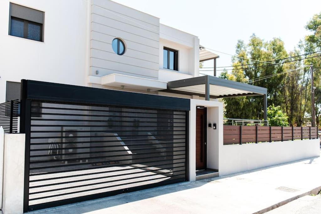 Kyanos residence