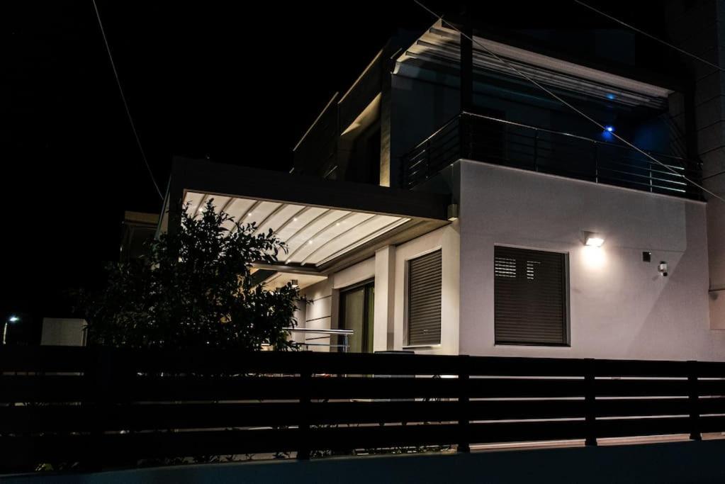 Kyanos residence