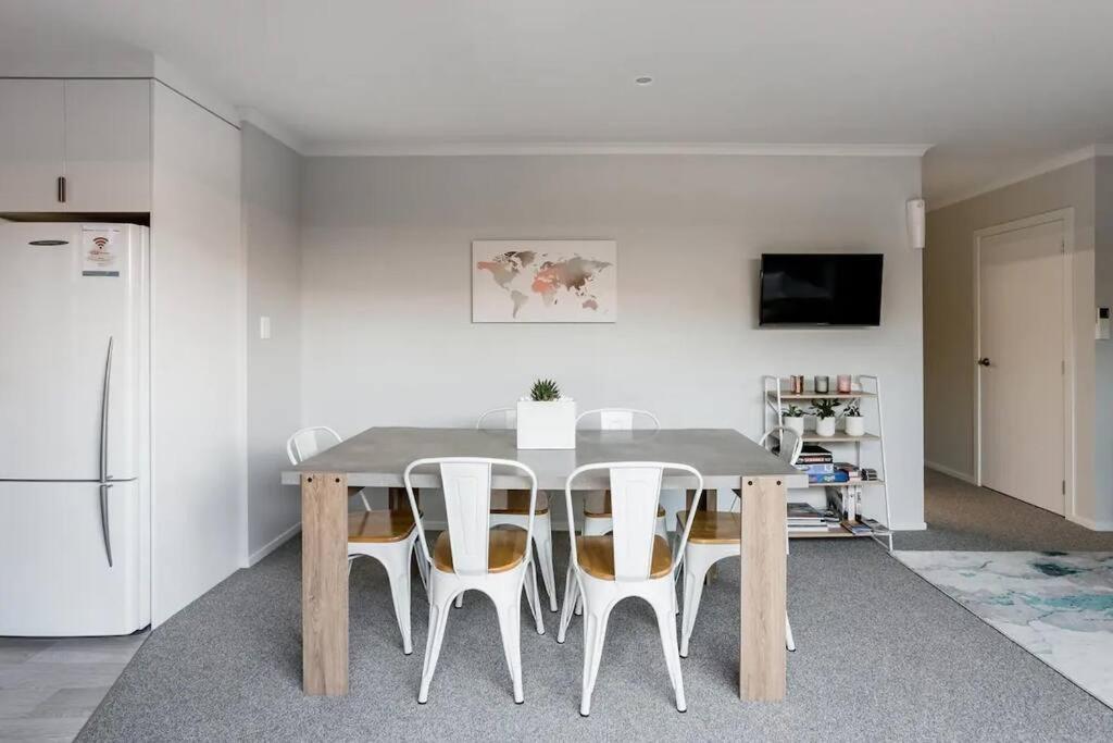Contemporary Townhouse in Central Hamilton