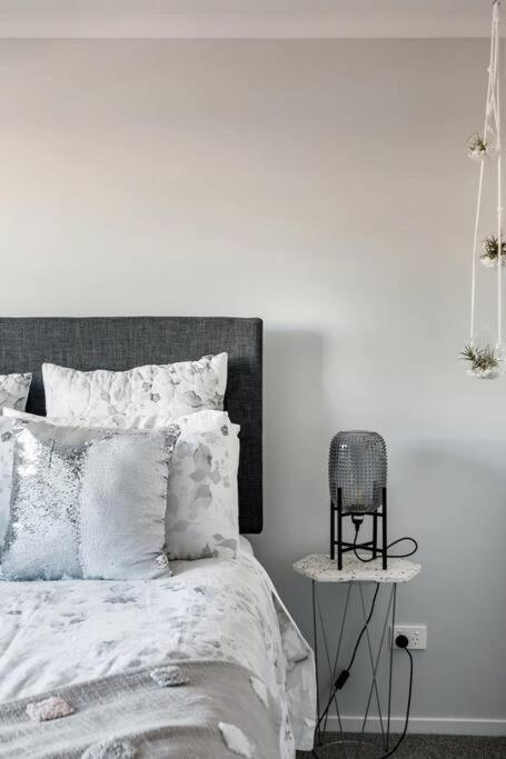 Contemporary Townhouse in Central Hamilton