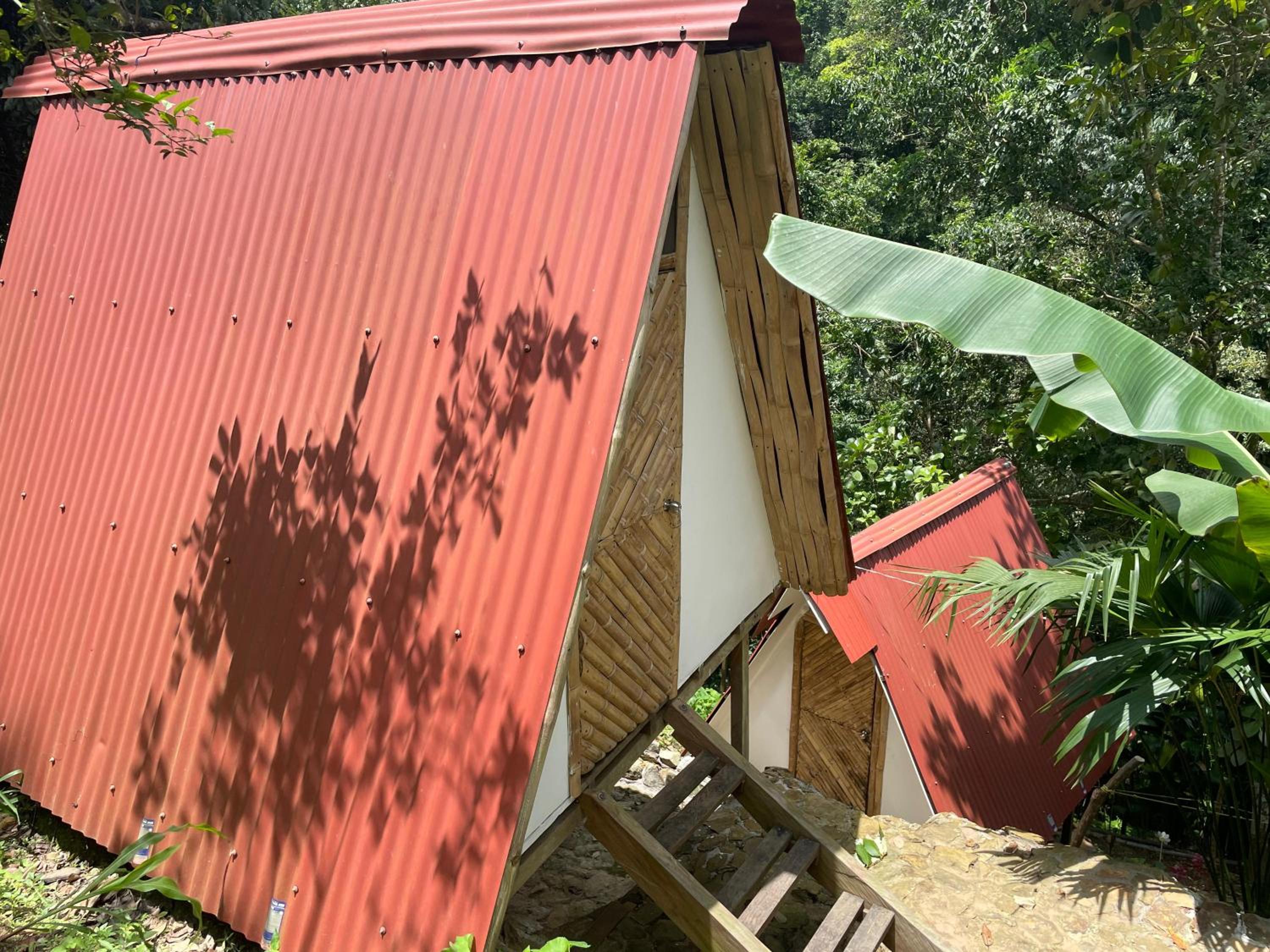 Cascada escondida glamping