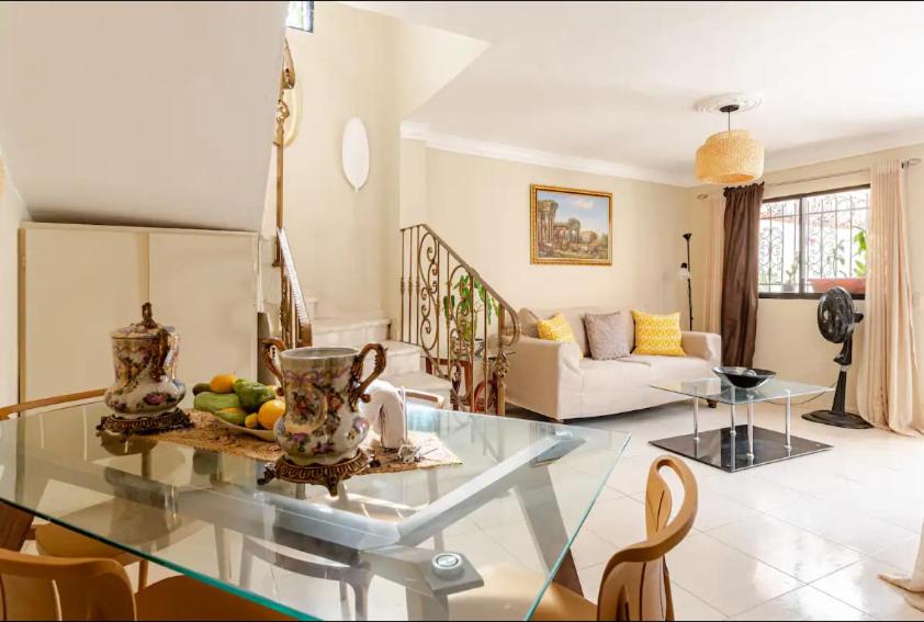 Acogedor y céntrico apartamento de 2 niveles view 5