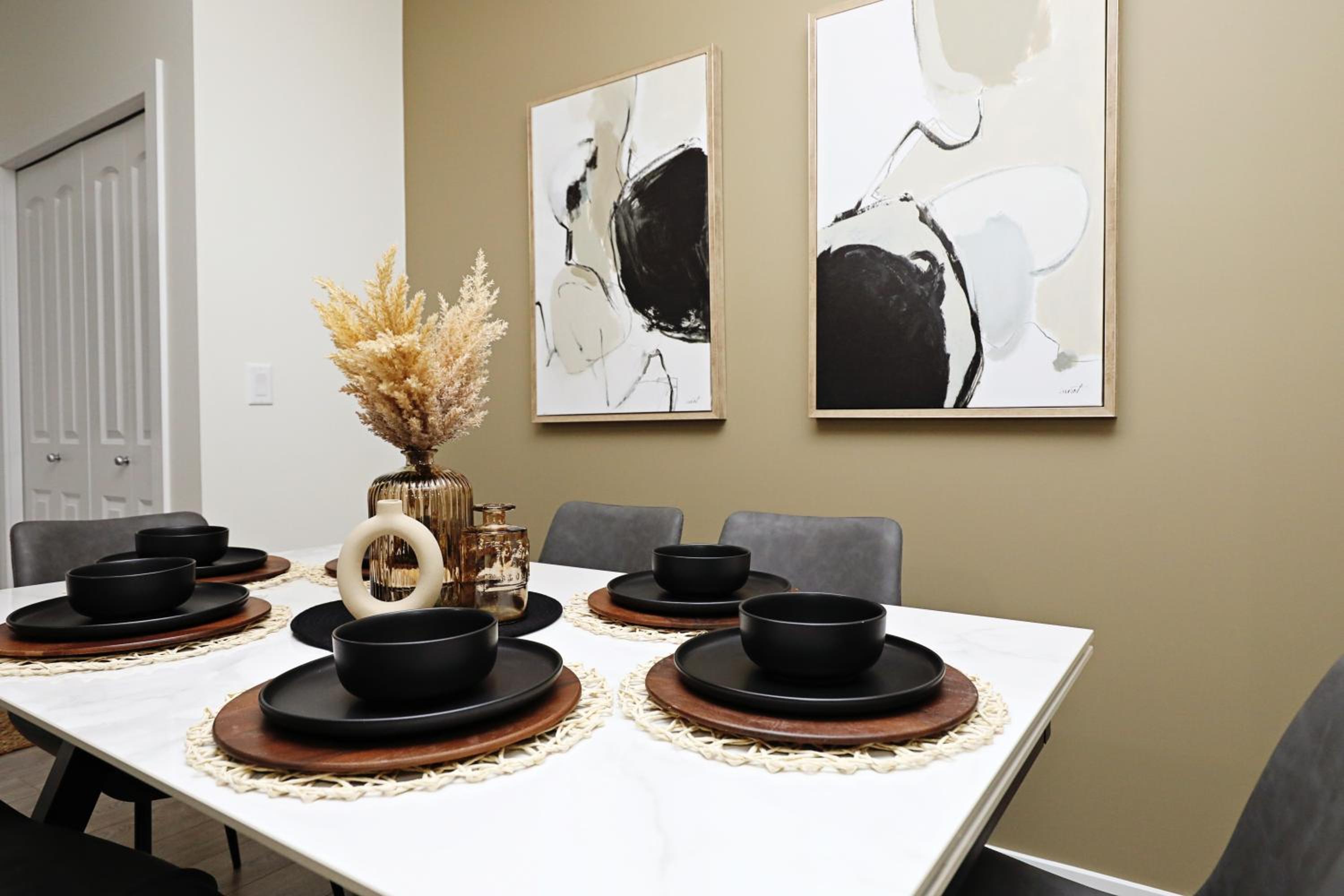 Escape in Style, Golf,King Beds,Disney+,Near WEM