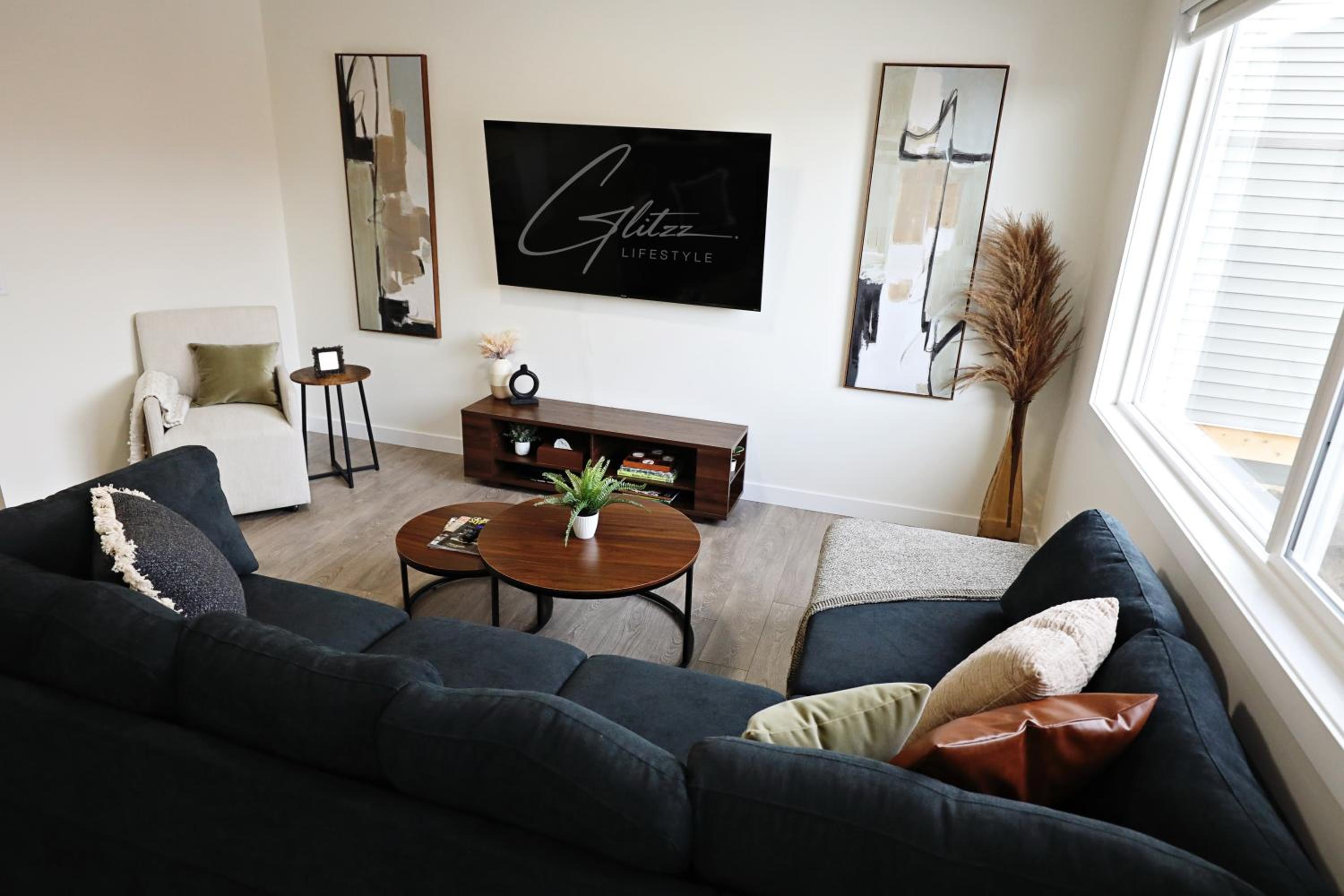 Escape in Style, Golf,King Beds,Disney+,Near WEM