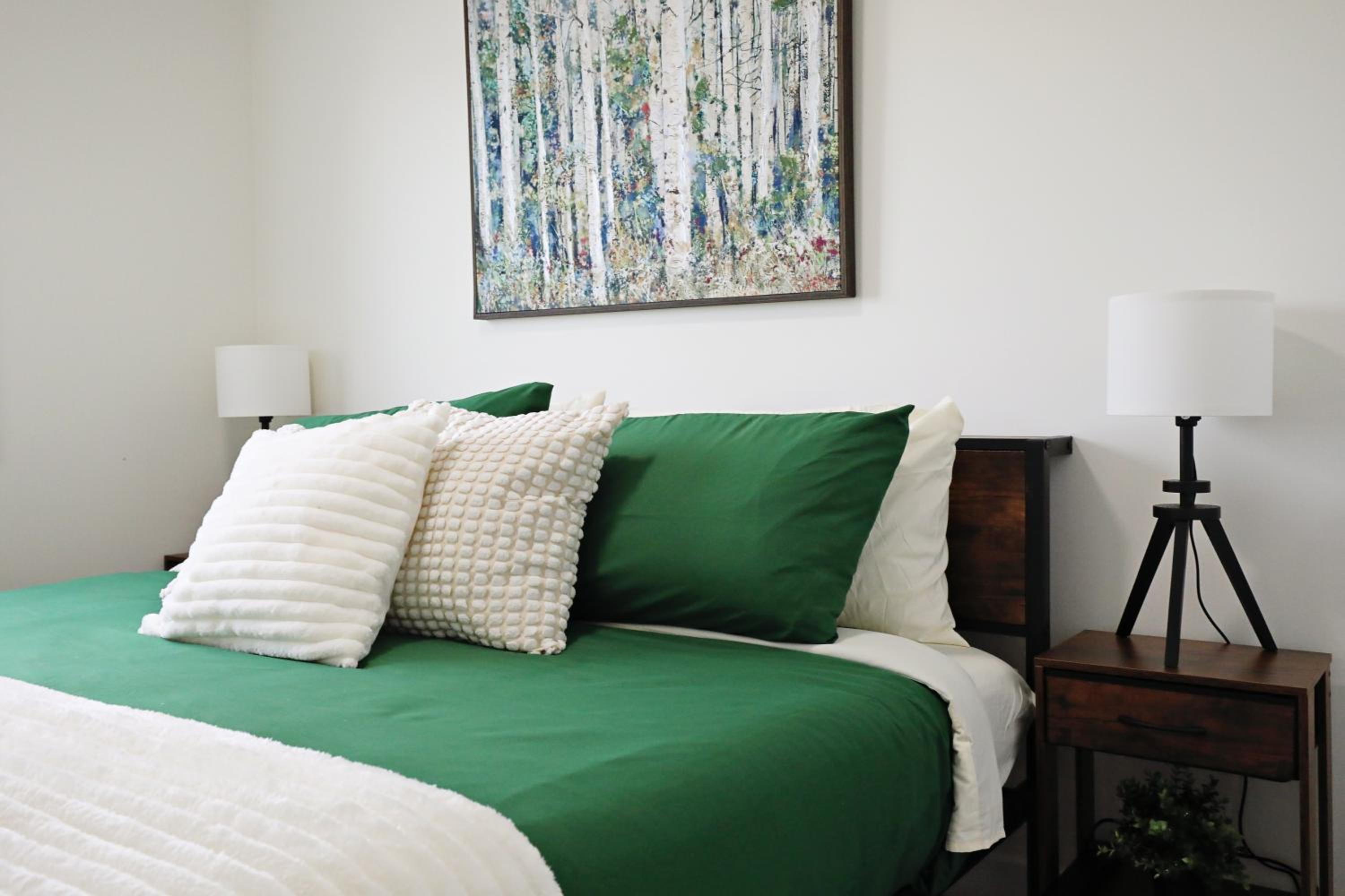 Escape in Style, Golf,King Beds,Disney+,Near WEM