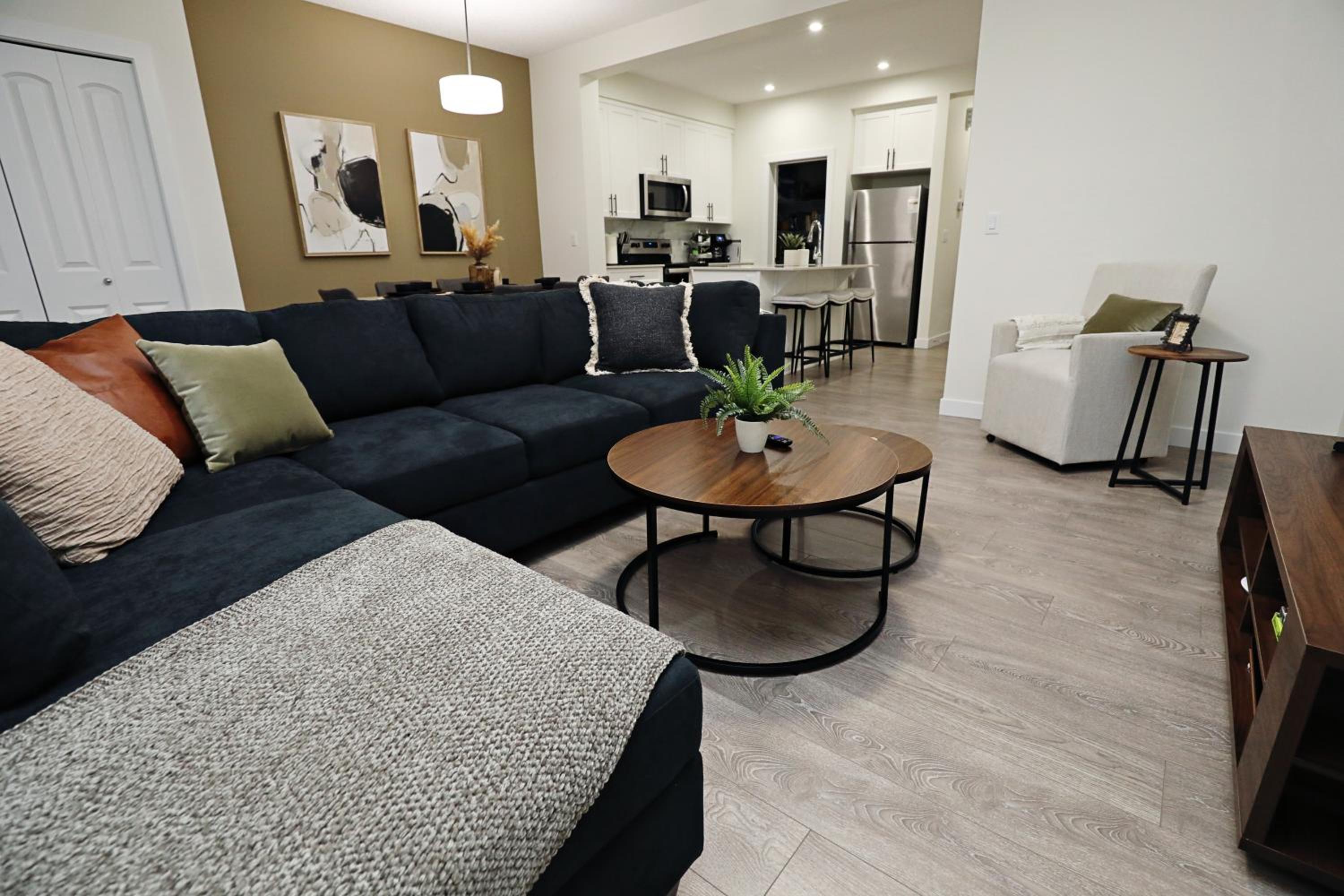 Escape in Style, Golf,King Beds,Disney+,Near WEM