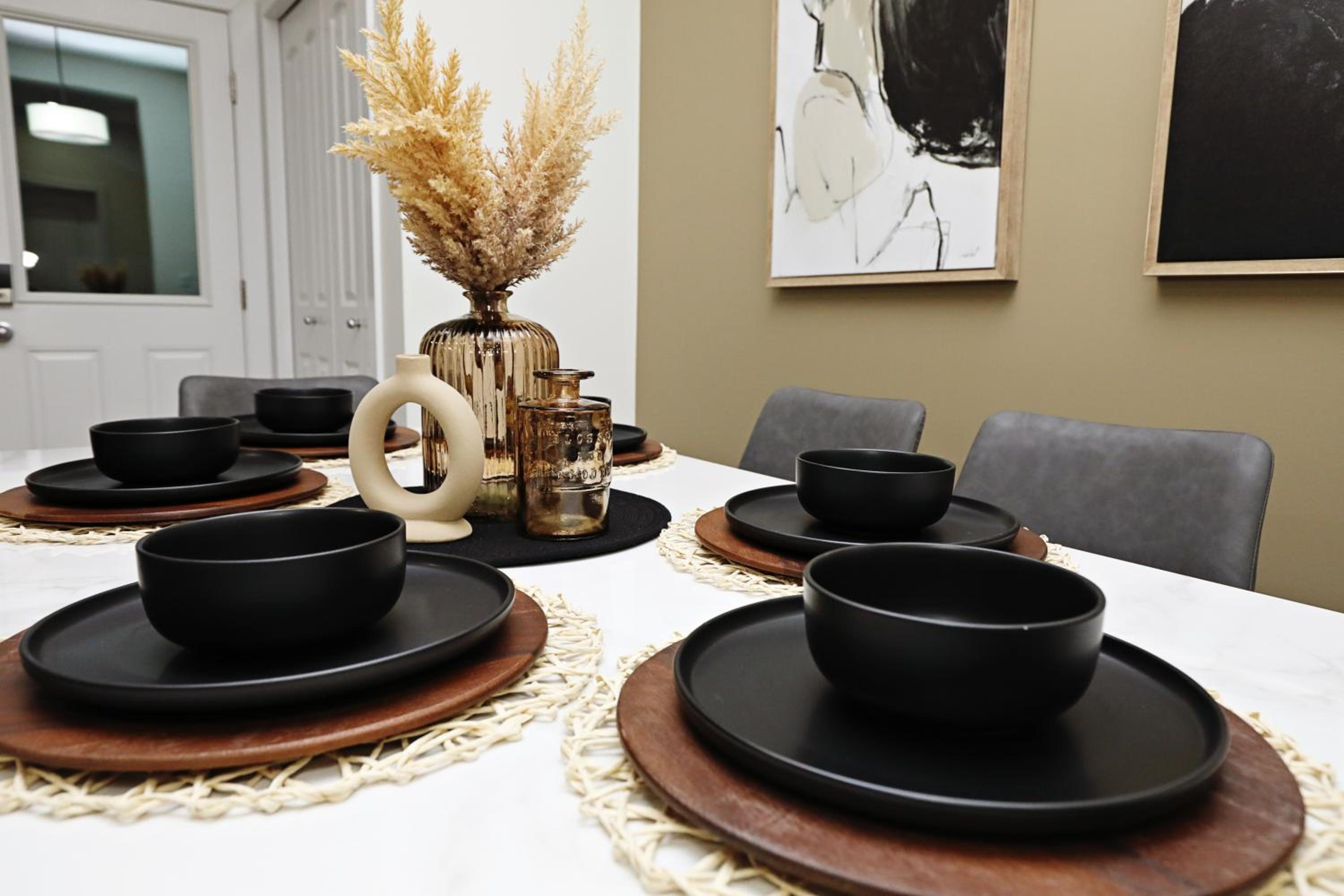 Escape in Style, Golf,King Beds,Disney+,Near WEM