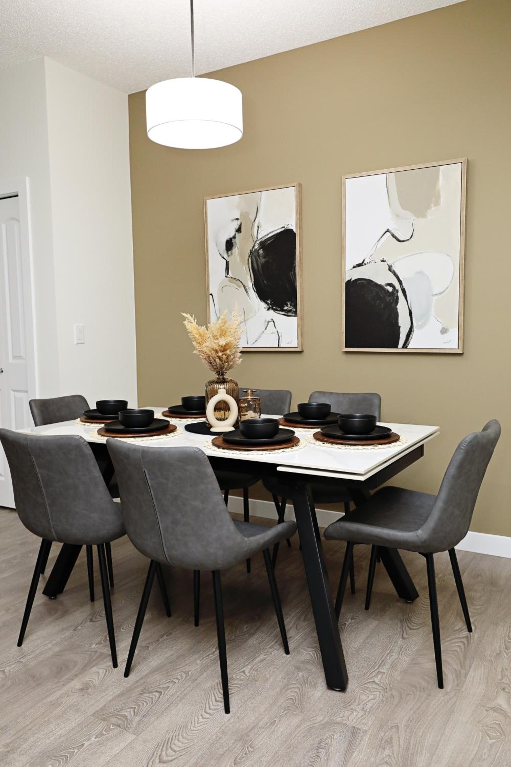Escape in Style, Golf,King Beds,Disney+,Near WEM