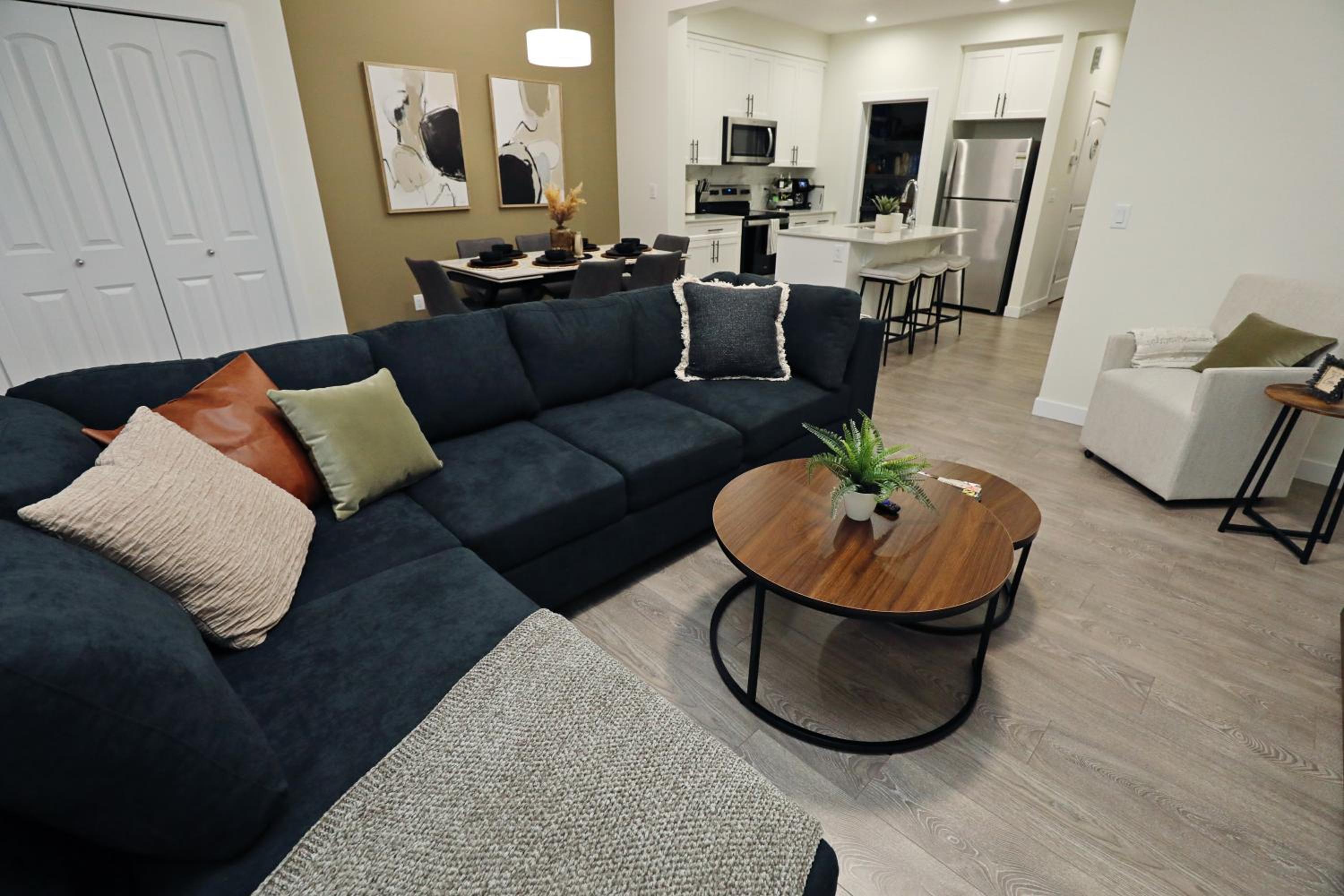 Escape in Style, Golf,King Beds,Disney+,Near WEM