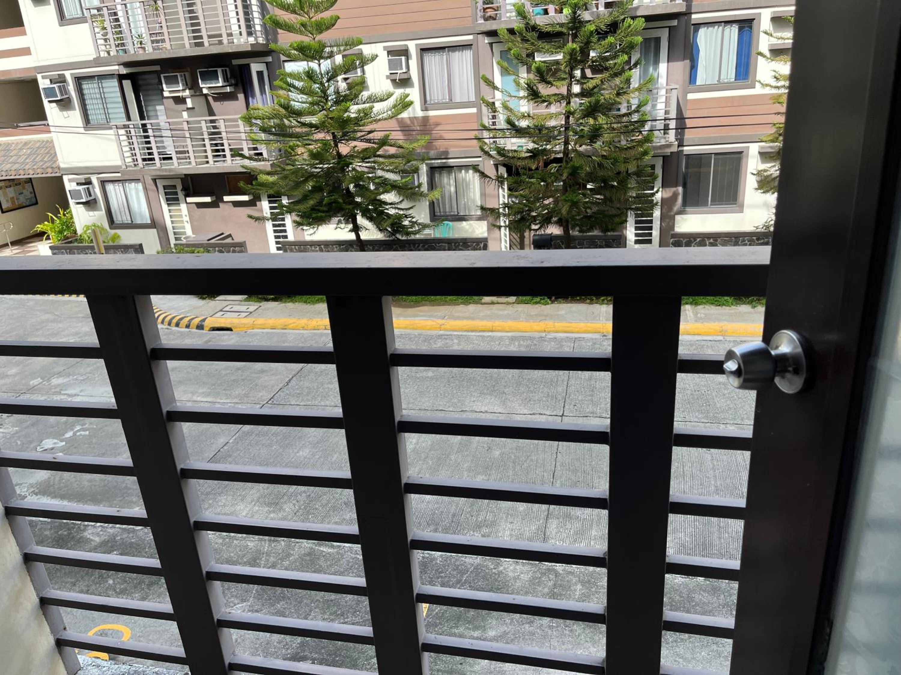 Nice & Cozy view 2