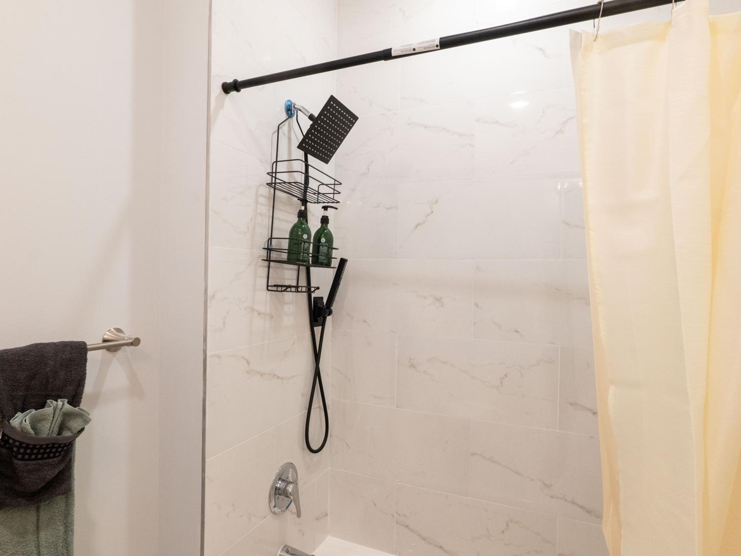 4 New Apts - 3 Bed Apt 1st Floor & 3 Bed Apt 2nd Floor - 1 Bed Studio Apt Ground Floor & 1 Bed Studio Apt Ground Floor near Penn Station EWR Airport Beth I, photo 166