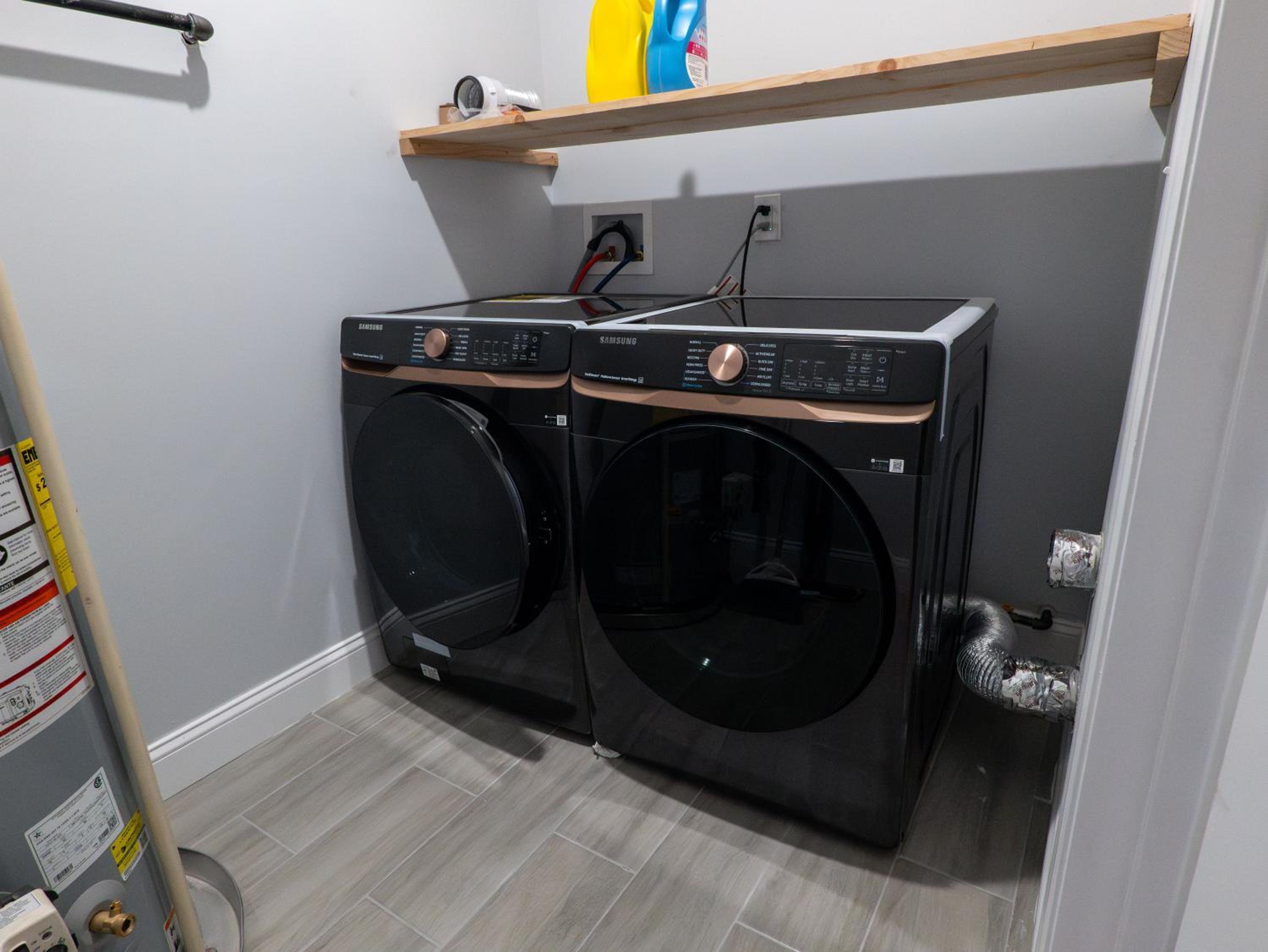 4 New Apts - 3 Bed Apt 1st Floor & 3 Bed Apt 2nd Floor - 1 Bed Studio Apt Ground Floor & 1 Bed Studio Apt Ground Floor near Penn Station EWR Airport Beth I