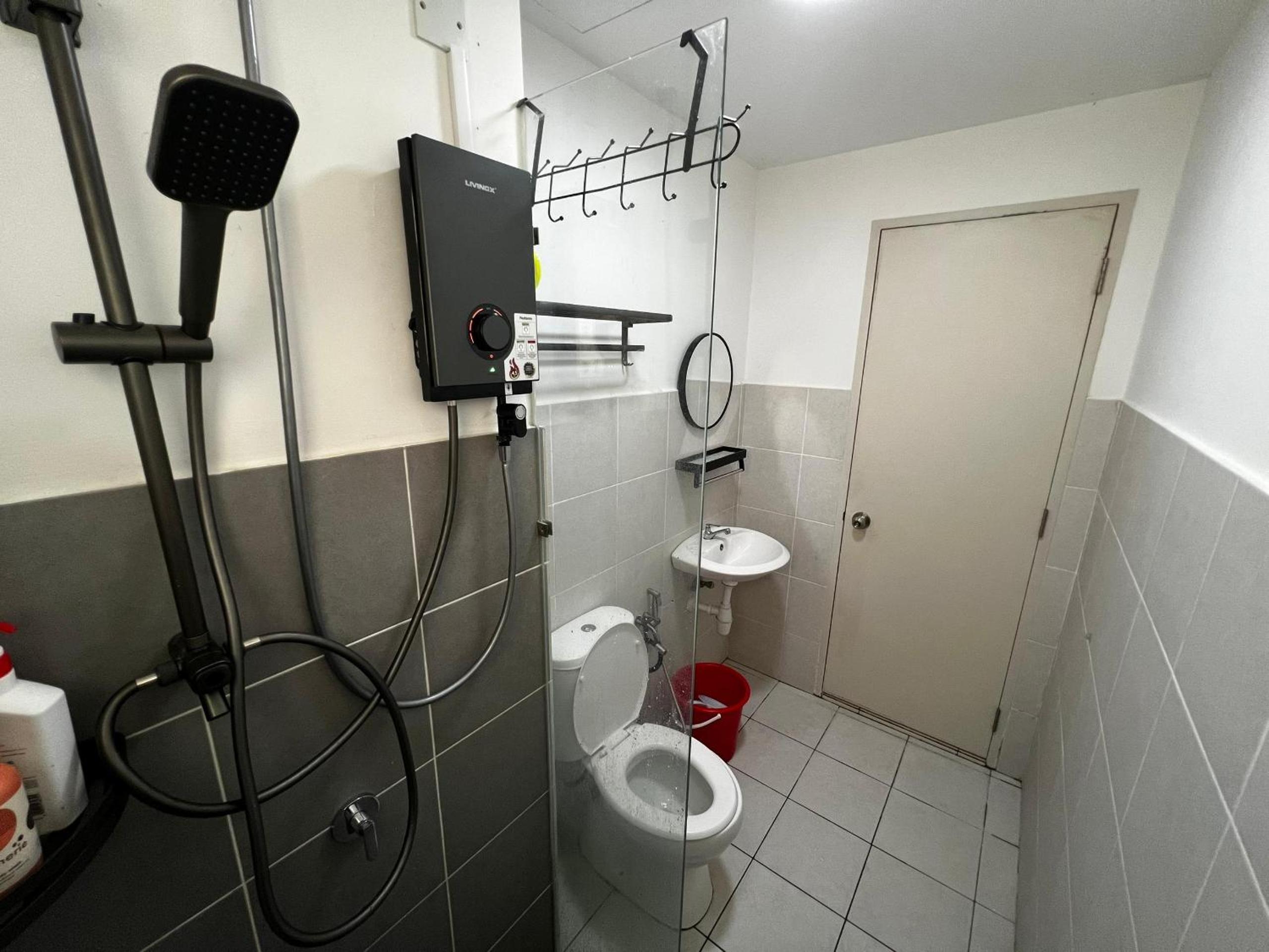 Casa D'Faiz Alanis near KLIA pool olympic size photo 8