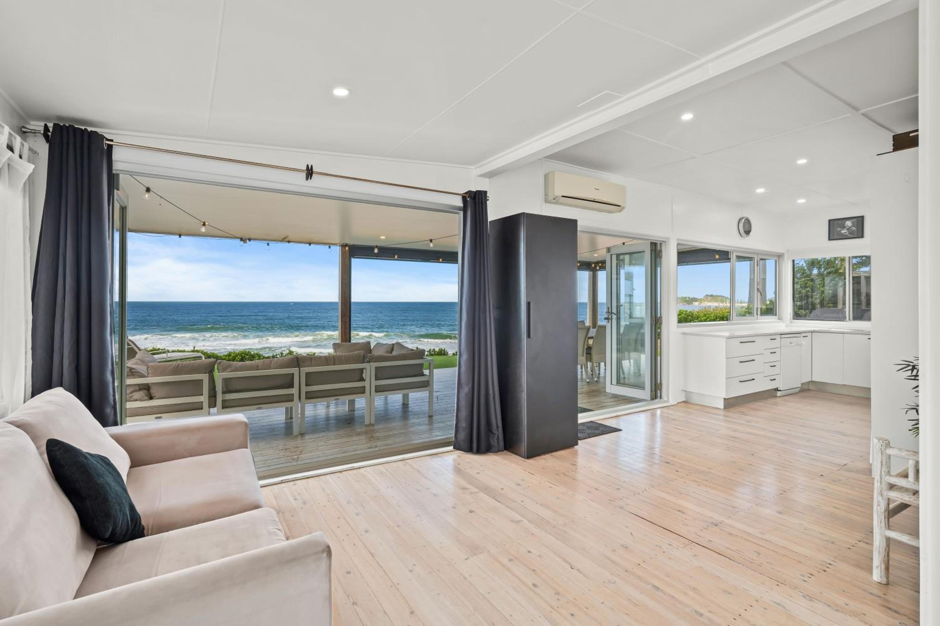 Wamberal Beach(shares with Terrigal Beach)Terrigal Beach SummerBelle Beachfront House